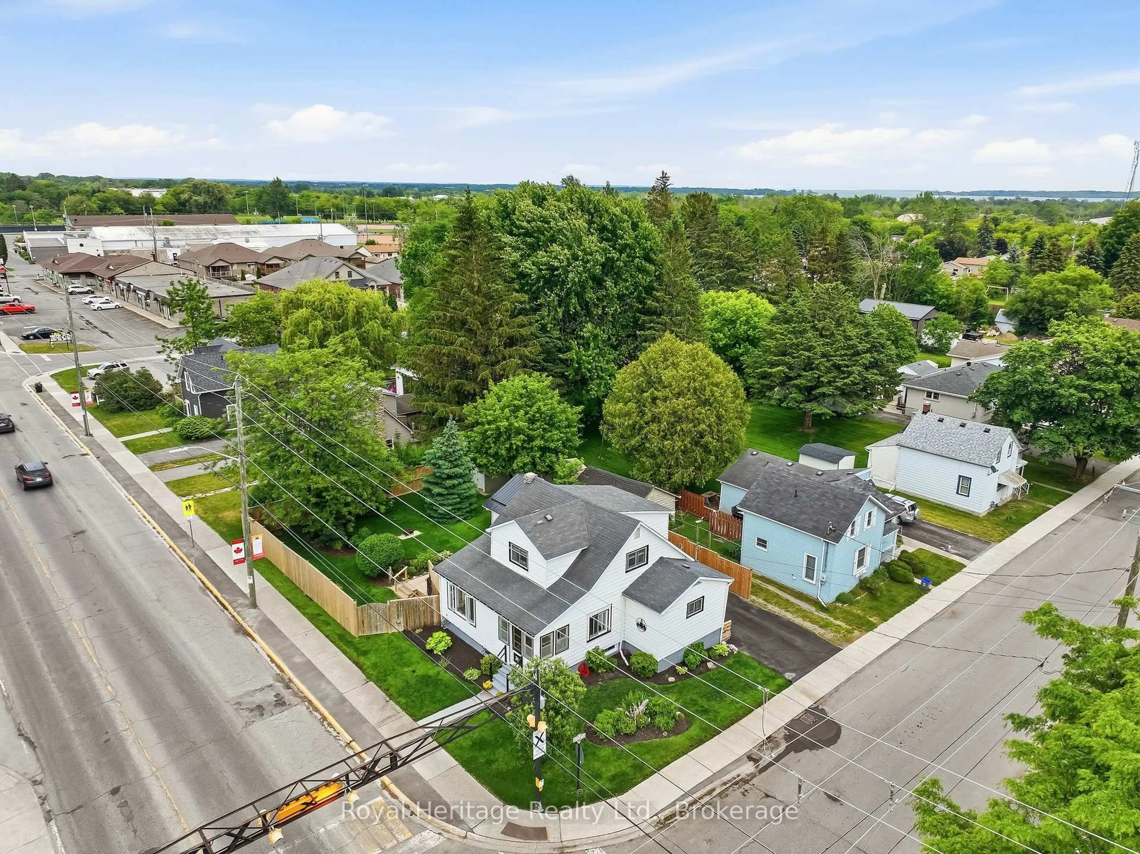 A pic from outside/outdoor area/front of a property/back of a property/a pic from drone, street for 31 Elizabeth St, Brighton Ontario K0K 1H0