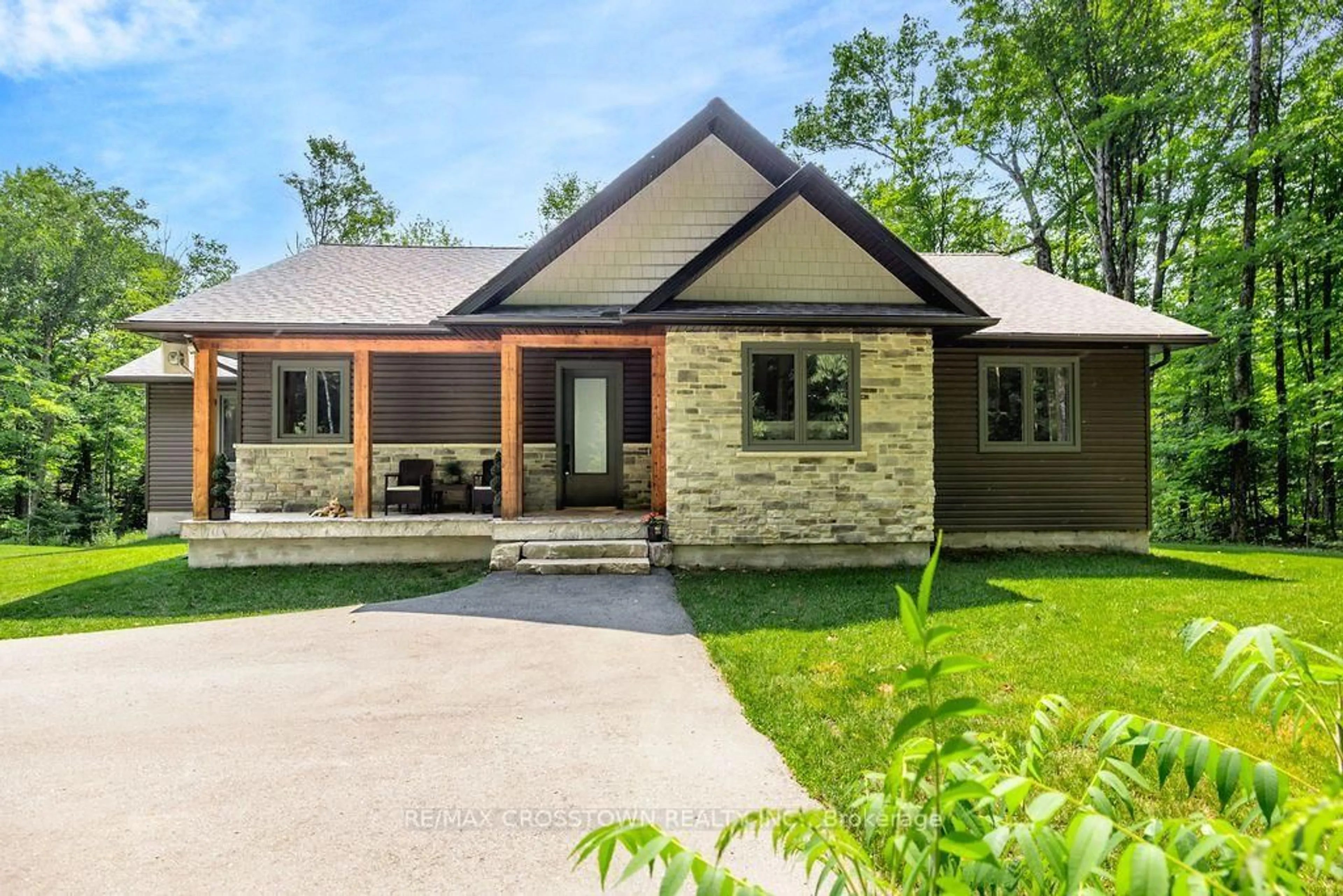 Home with brick exterior material, unknown for 1445 Beiers Rd, Gravenhurst Ontario P0E 1G0