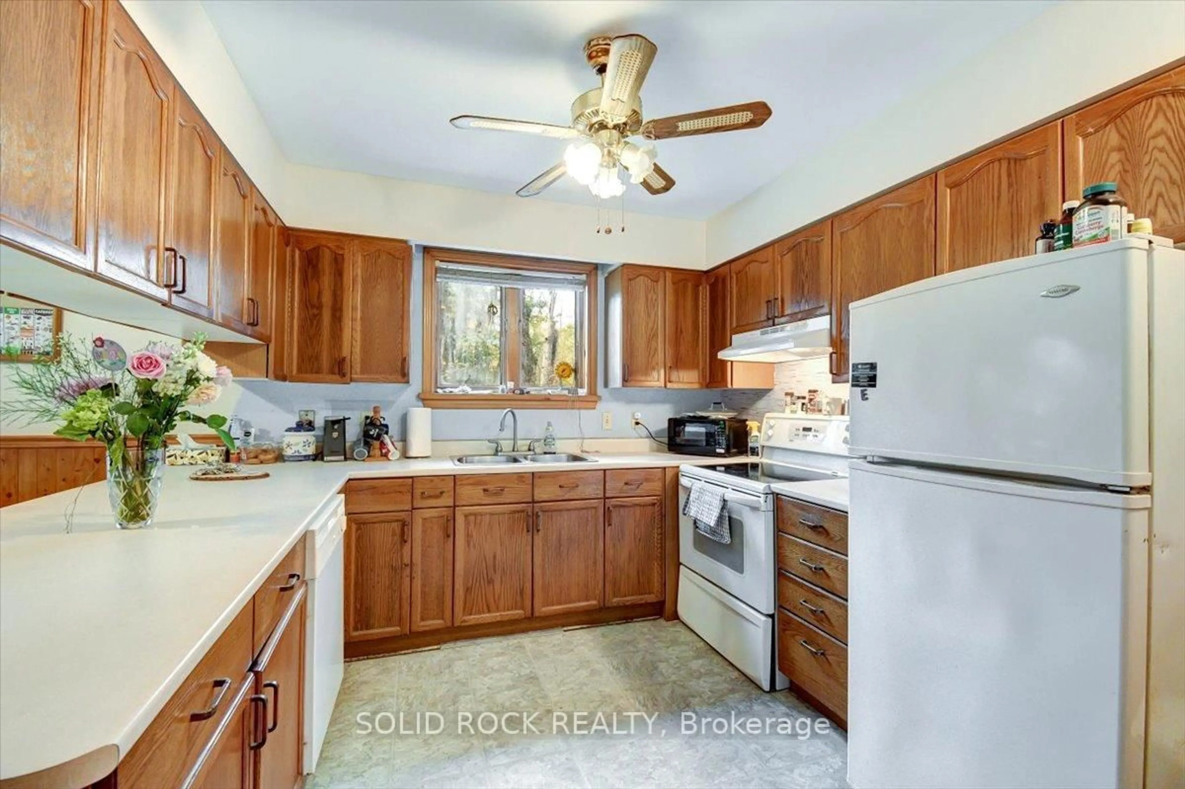 Standard kitchen, unknown for 1326 12th Line, Trent Hills Ontario K0L 1L0