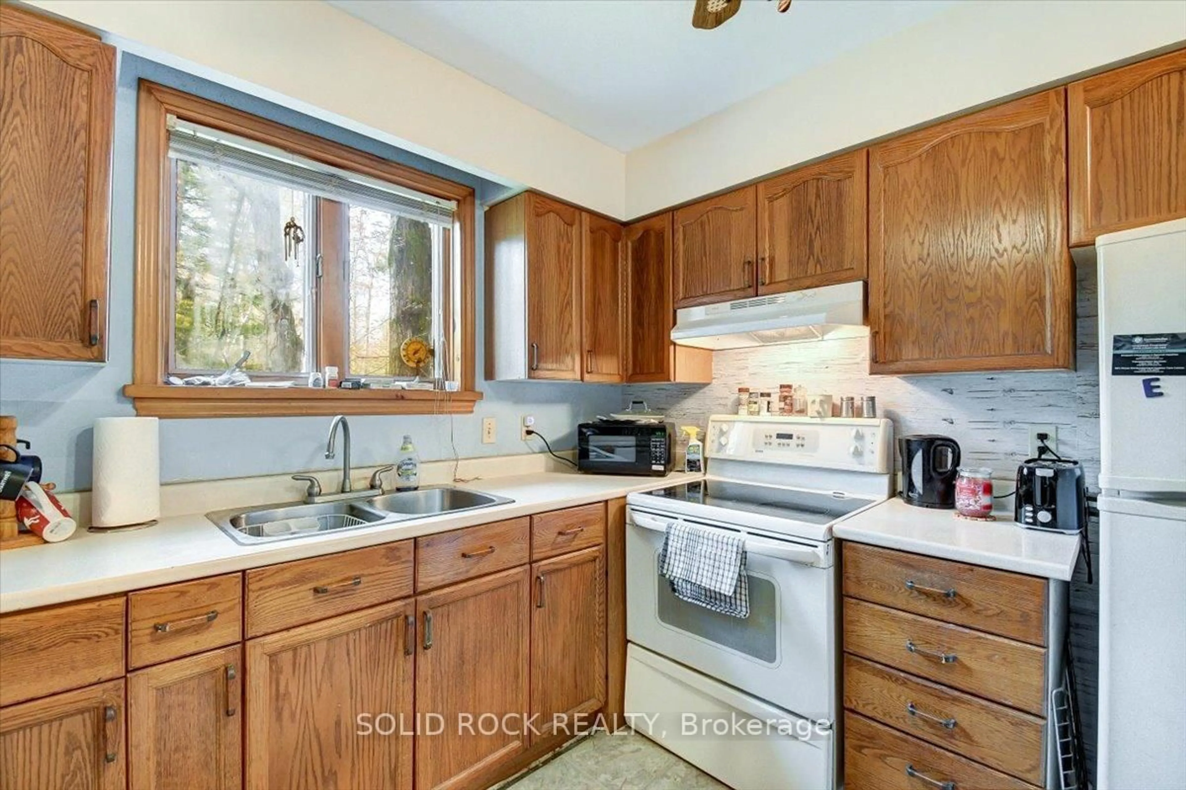 Standard kitchen, unknown for 1326 12th Line, Trent Hills Ontario K0L 1L0