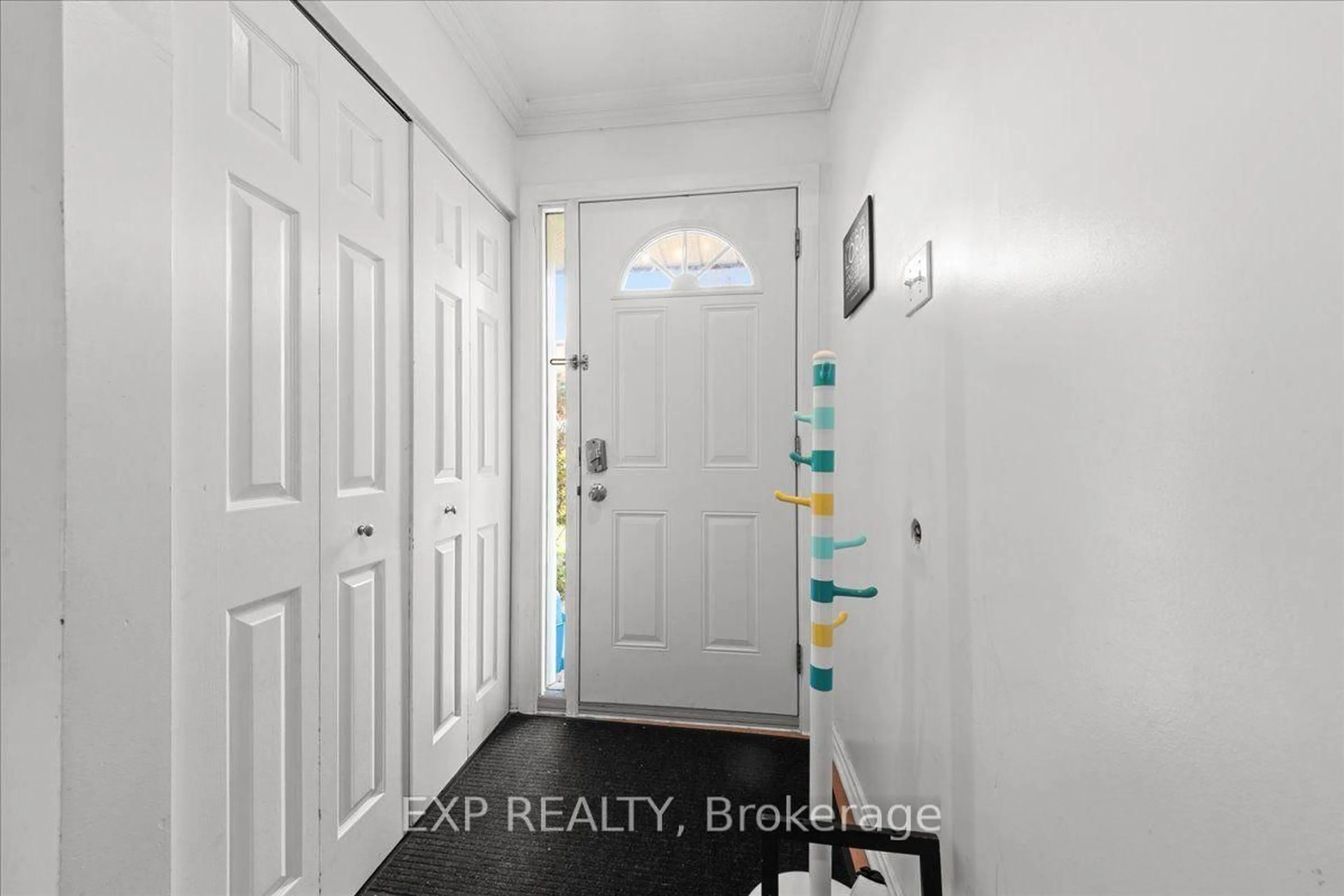 Indoor entryway for 407 Montfort St #9, Ottawa Ontario K1L 8G8