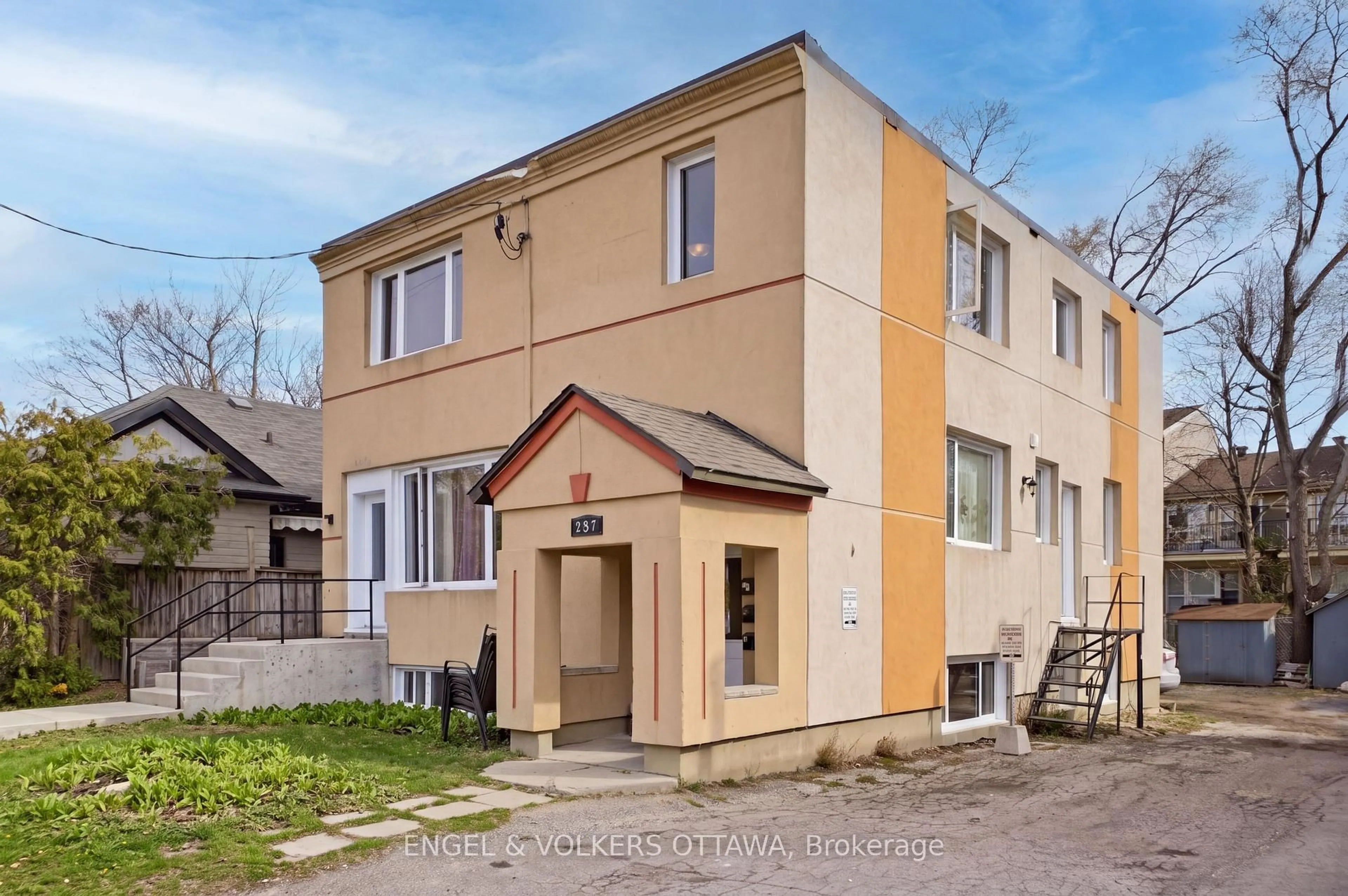 Unknown for 287 St Laurent Blvd, Ottawa Ontario K1K 2Z3