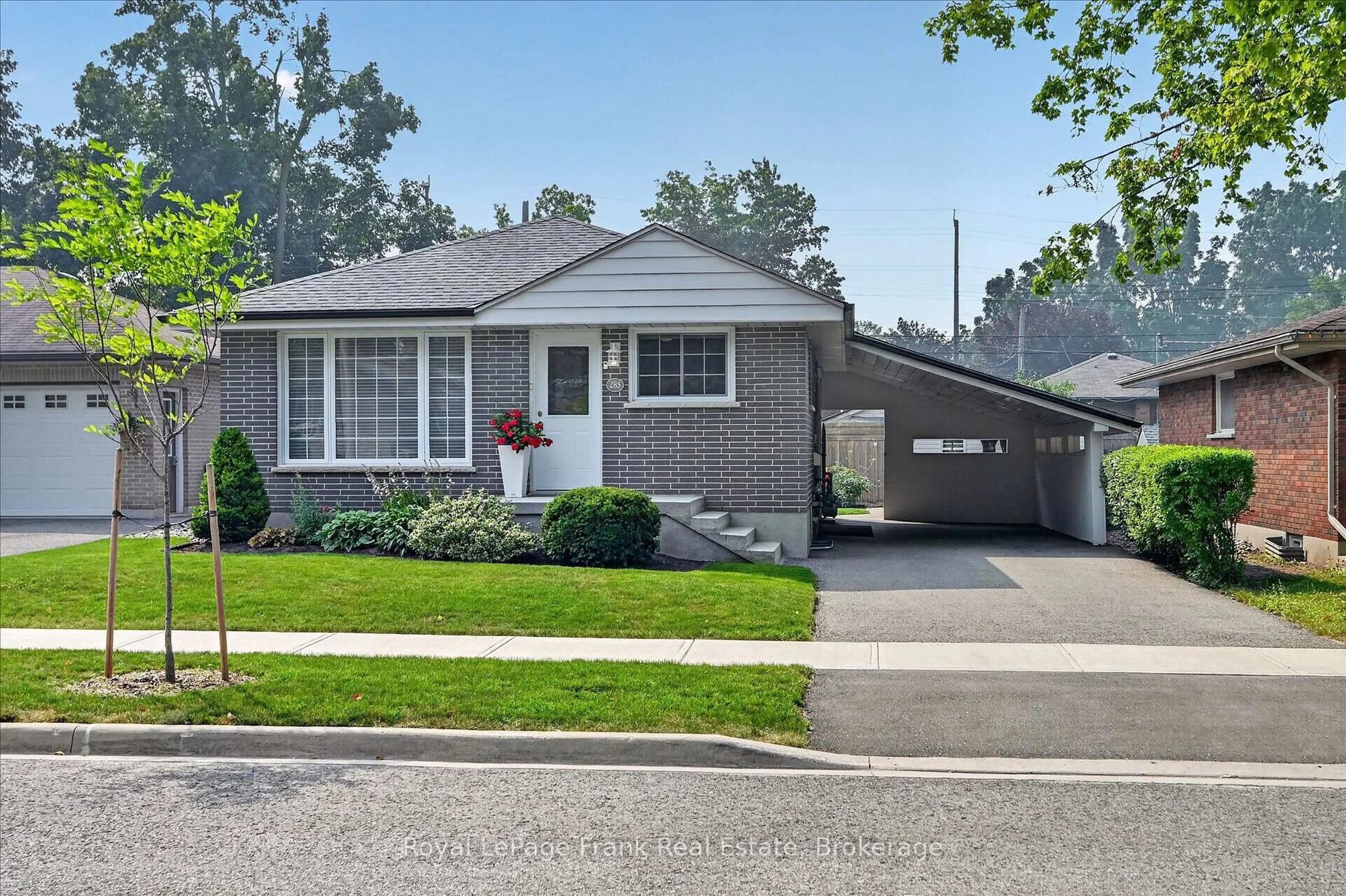 Home with vinyl exterior material, street for 285 St Annes Cres, Peterborough Ontario K9H 5J3
