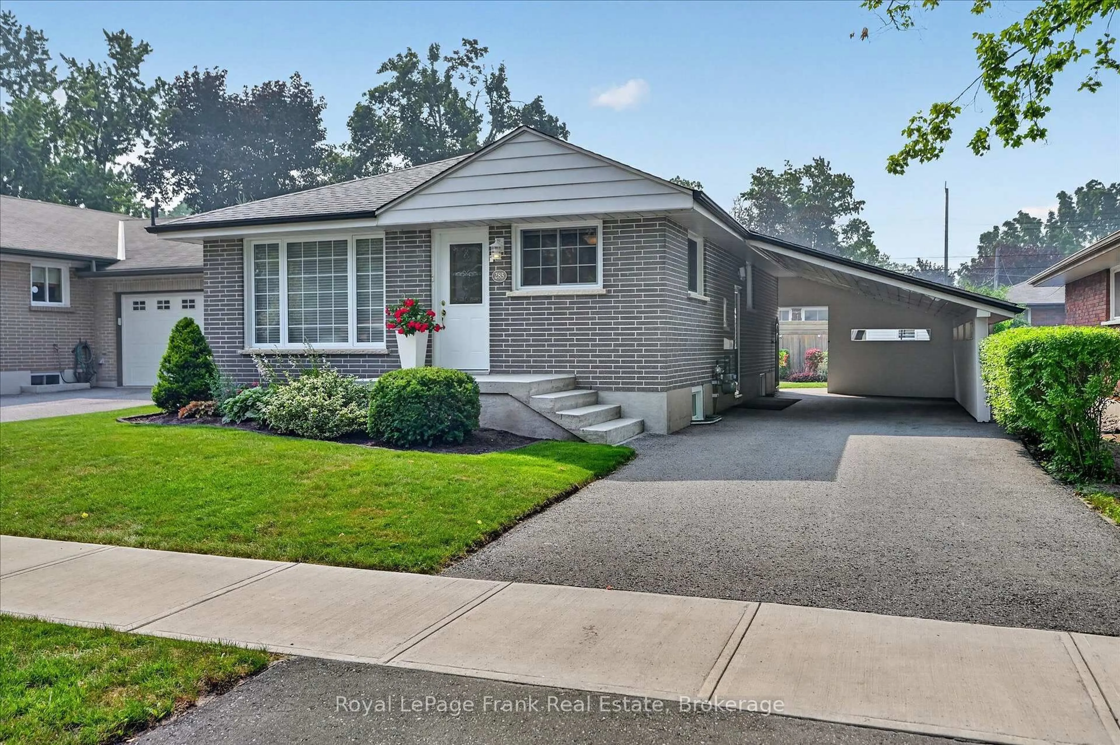 Home with vinyl exterior material, street for 285 St Annes Cres, Peterborough Ontario K9H 5J3