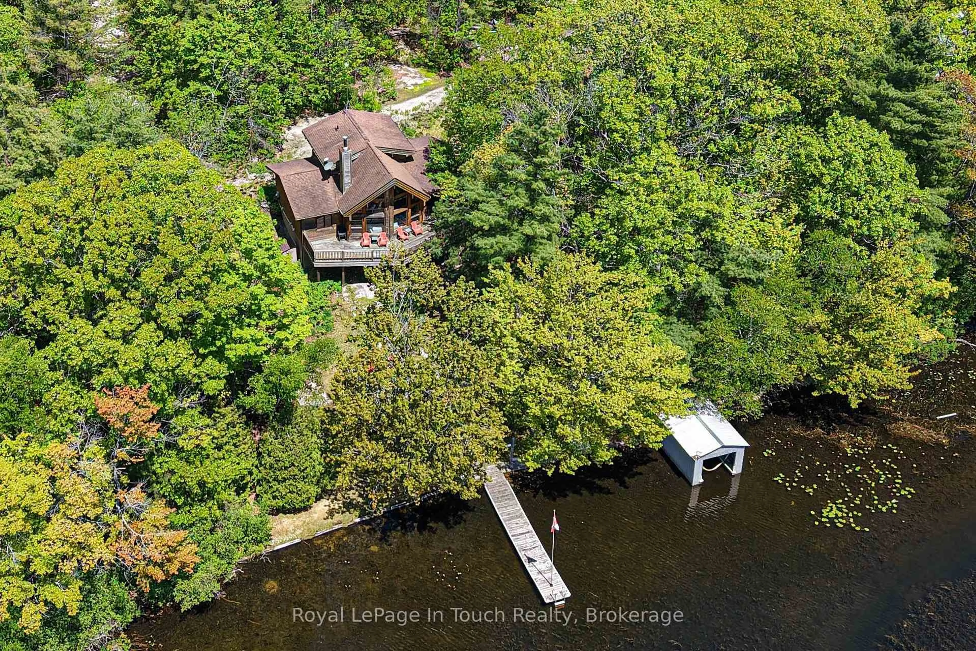 A pic from outside/outdoor area/front of a property/back of a property/a pic from drone, water/lake/river/ocean view for 96 Millard Dr, Georgian Bay Ontario L0K 1S0