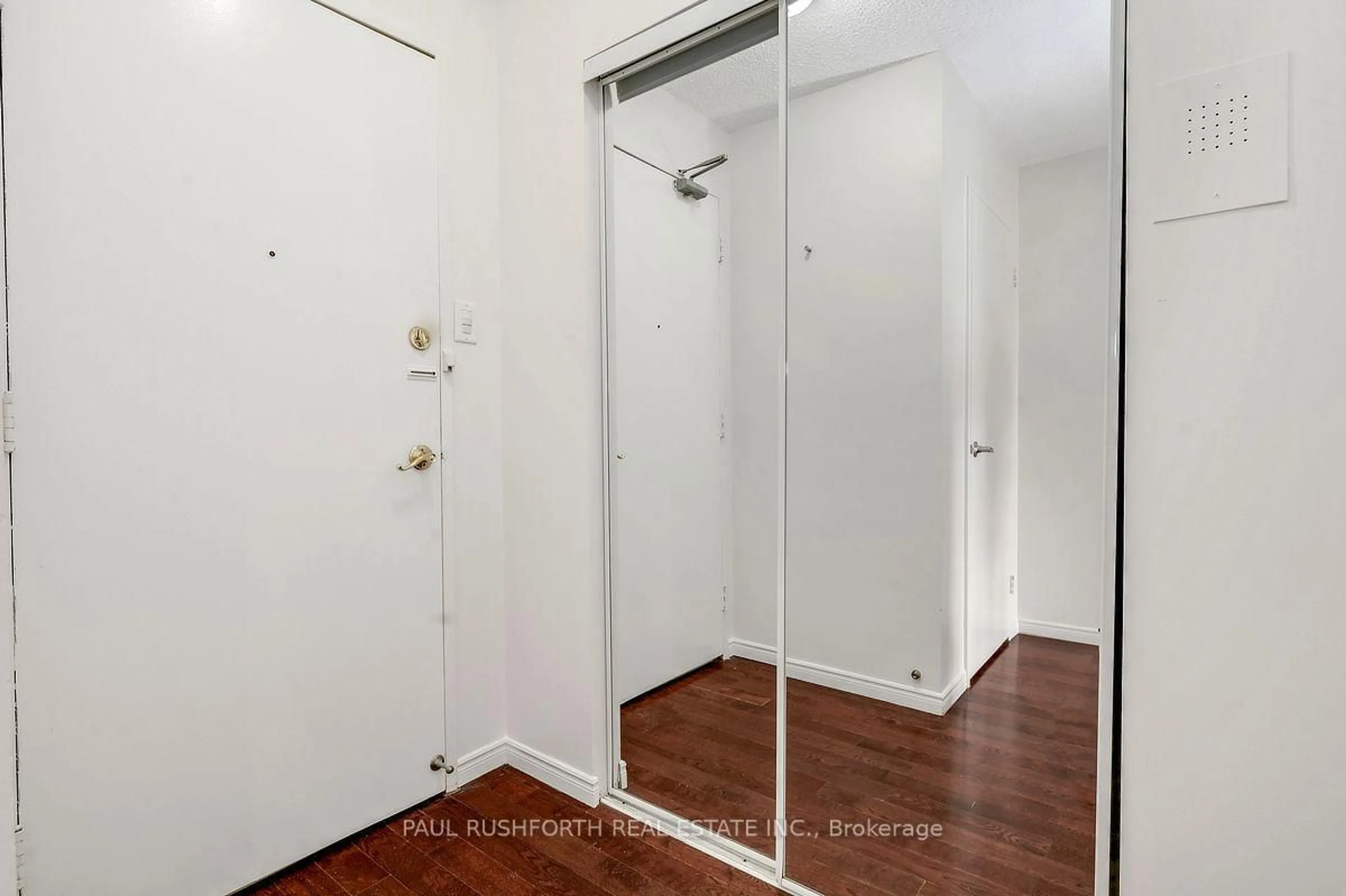 A pic of a room for 158 B Mcarthur Ave #1702, Ottawa Ontario K1L 8C9
