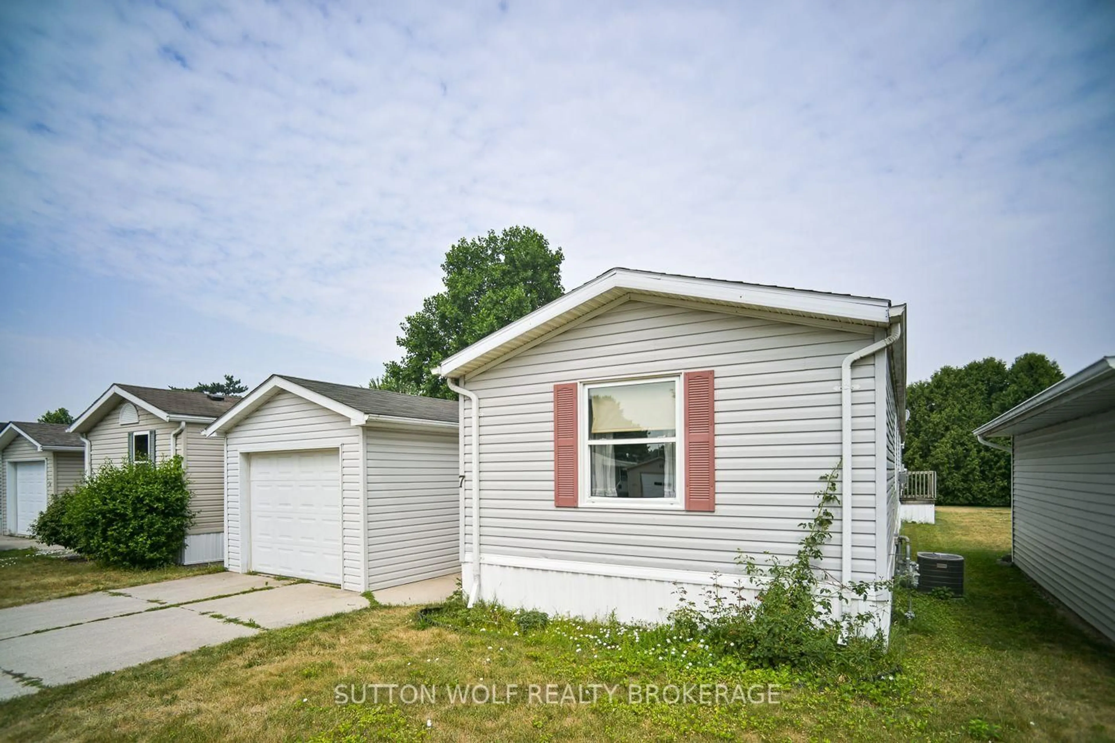 Unknown for 7 Stewart St, Strathroy-Caradoc Ontario N7G 1A1