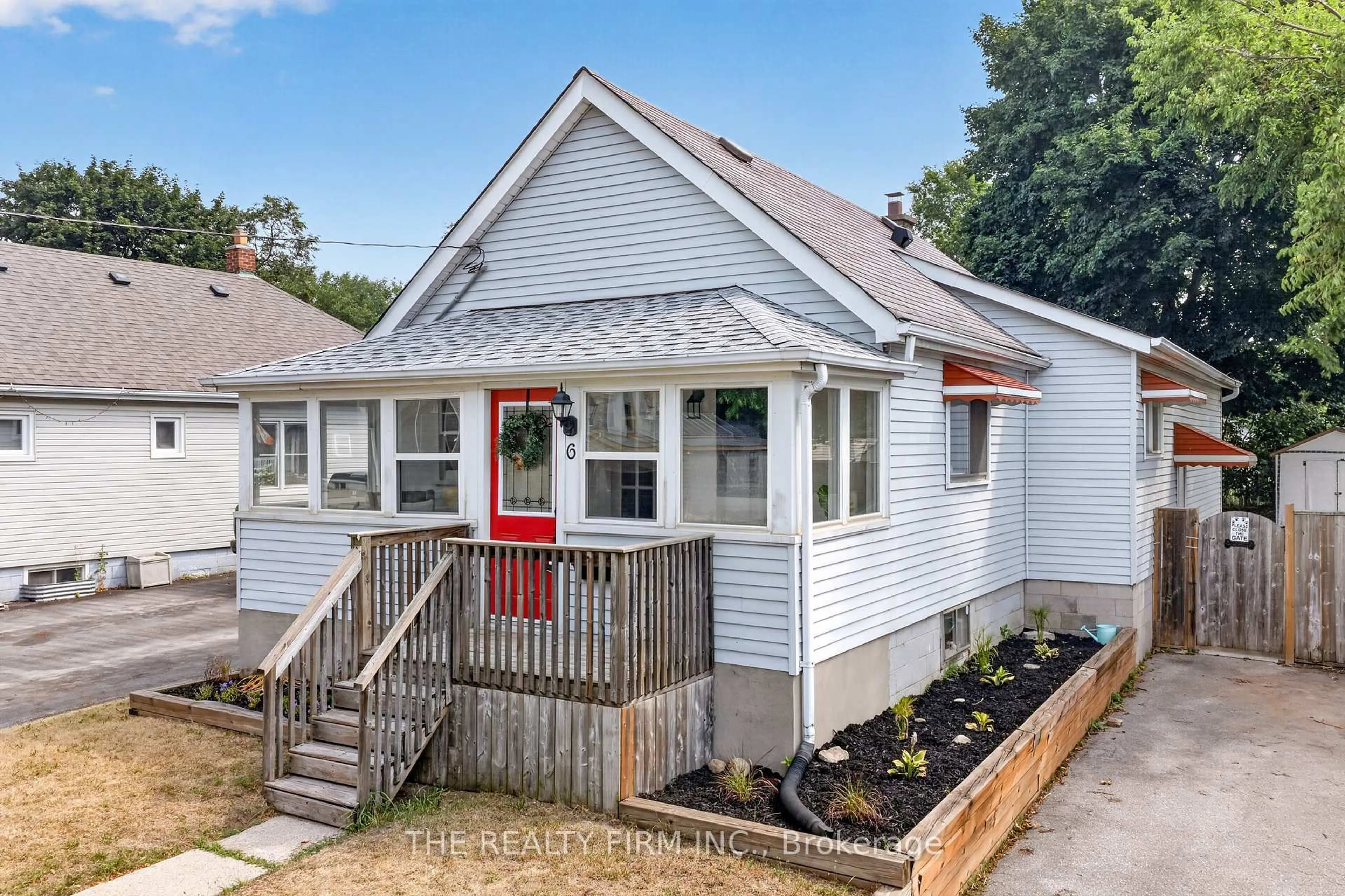 Home with vinyl exterior material, street for 6 Appel St, London East Ontario N5Y 1P9