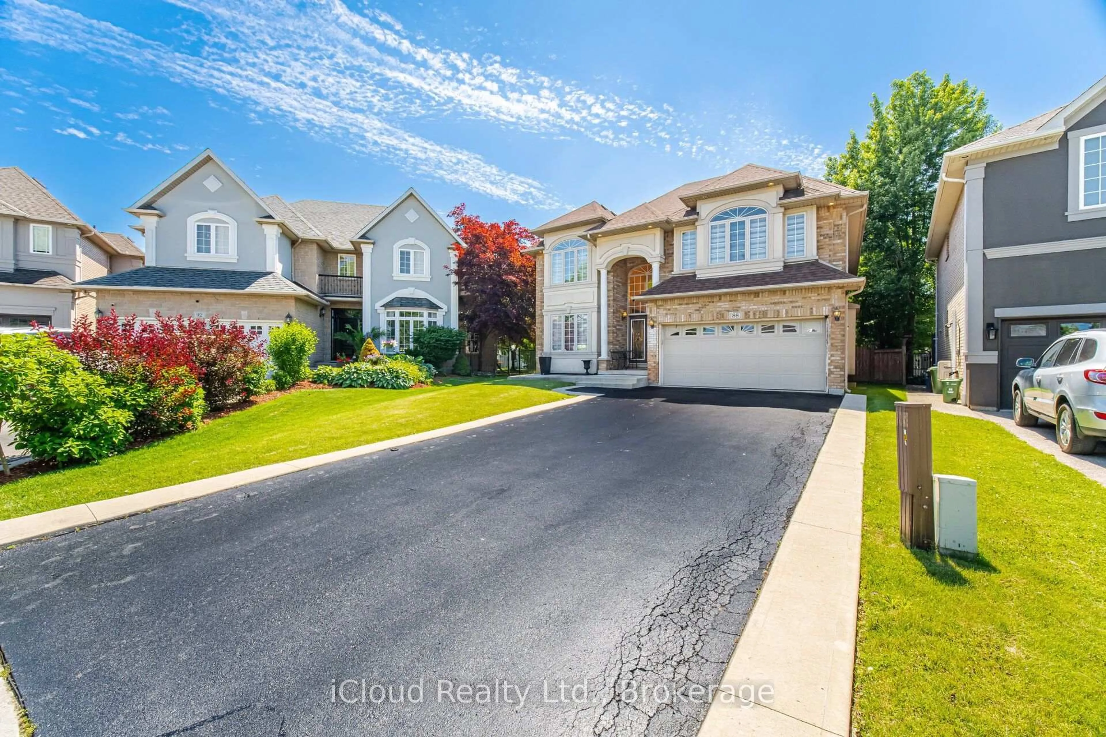 A pic from outside/outdoor area/front of a property/back of a property/a pic from drone, street for 88 Southcreek Crt, Hamilton Ontario L9K 1M2