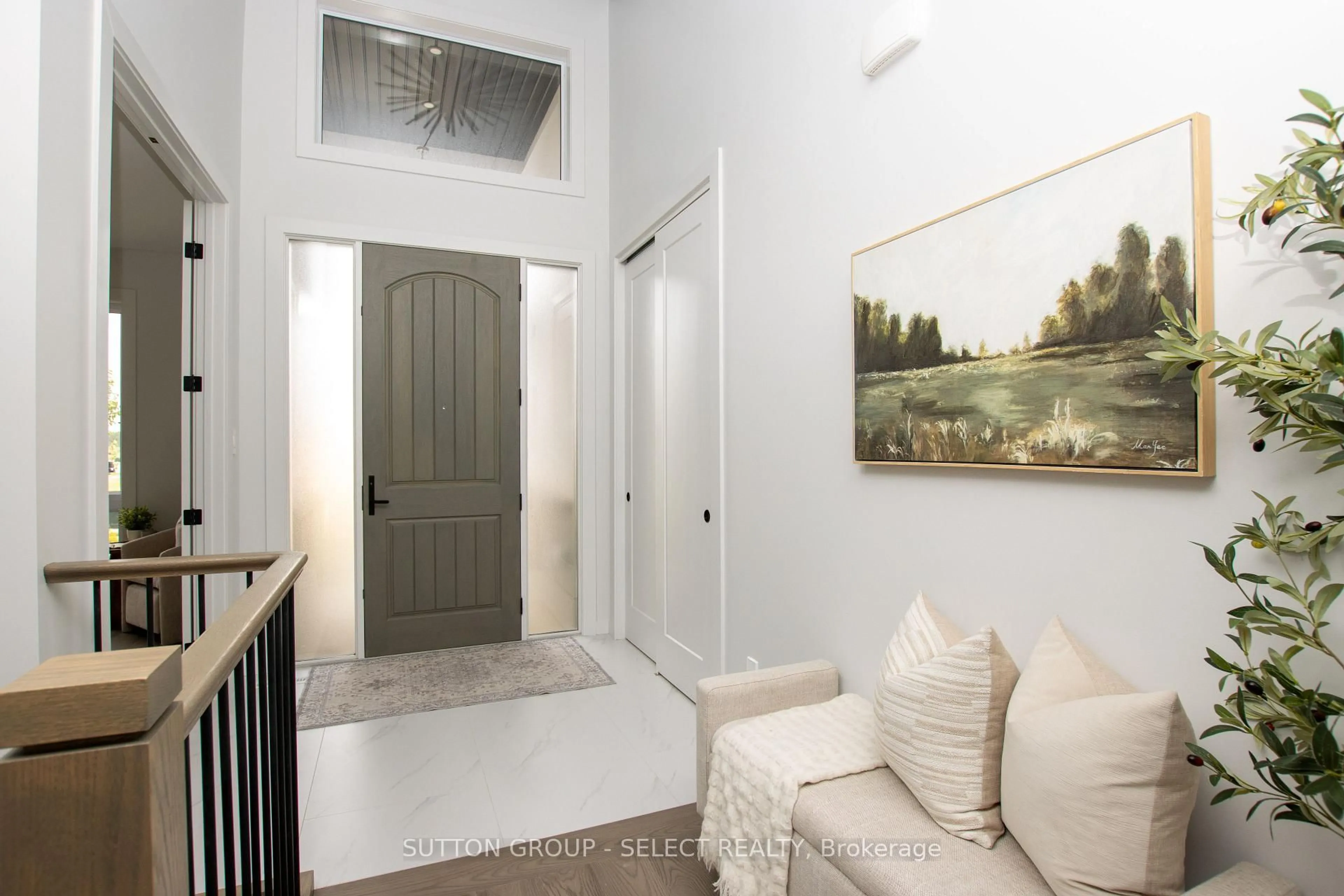 Indoor entryway for 99 Optimist Dr, Southwold Ontario N5P 0G4