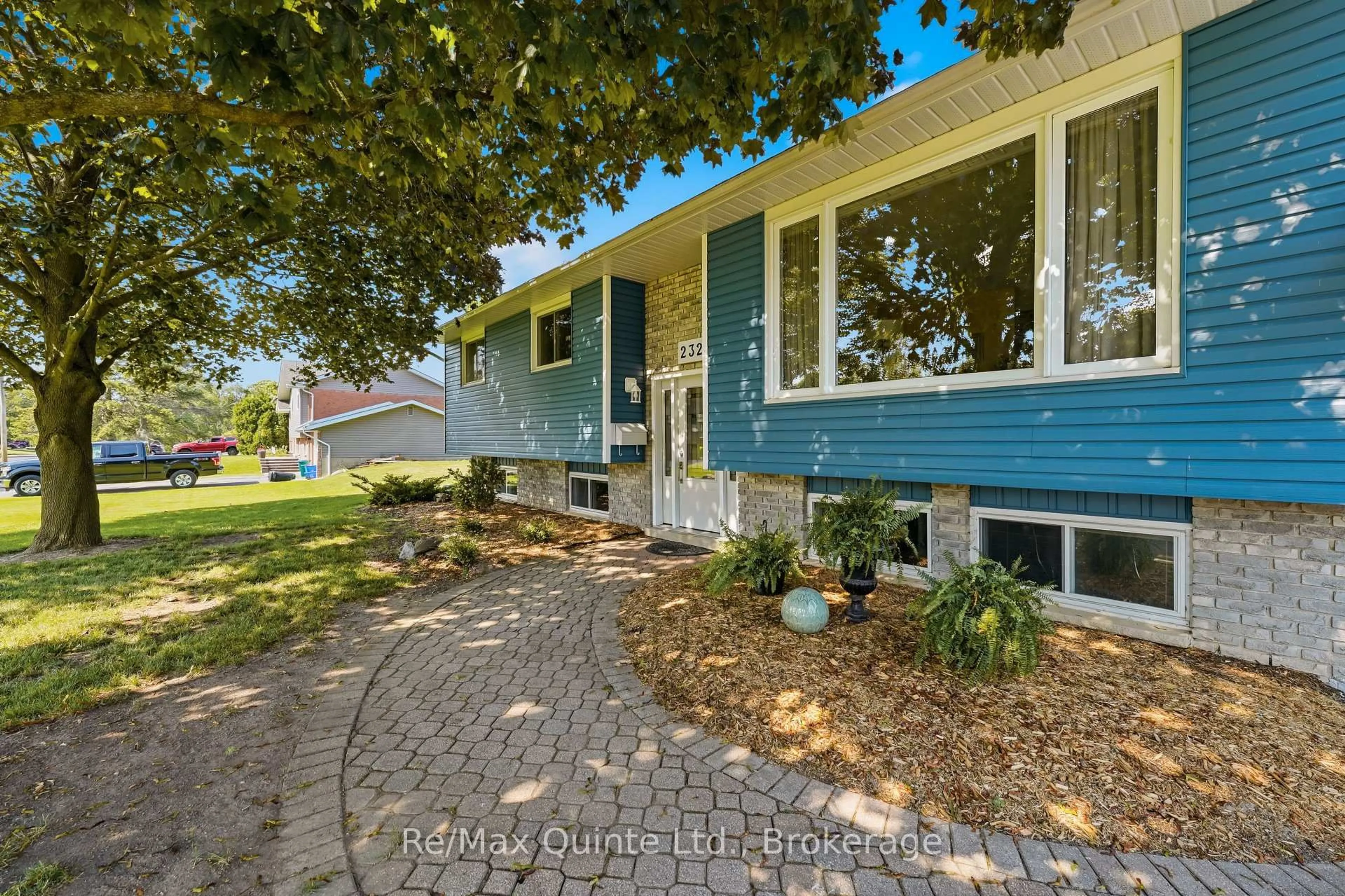 Unknown for 232 Colonial Rd, Quinte West Ontario K8R 1B9