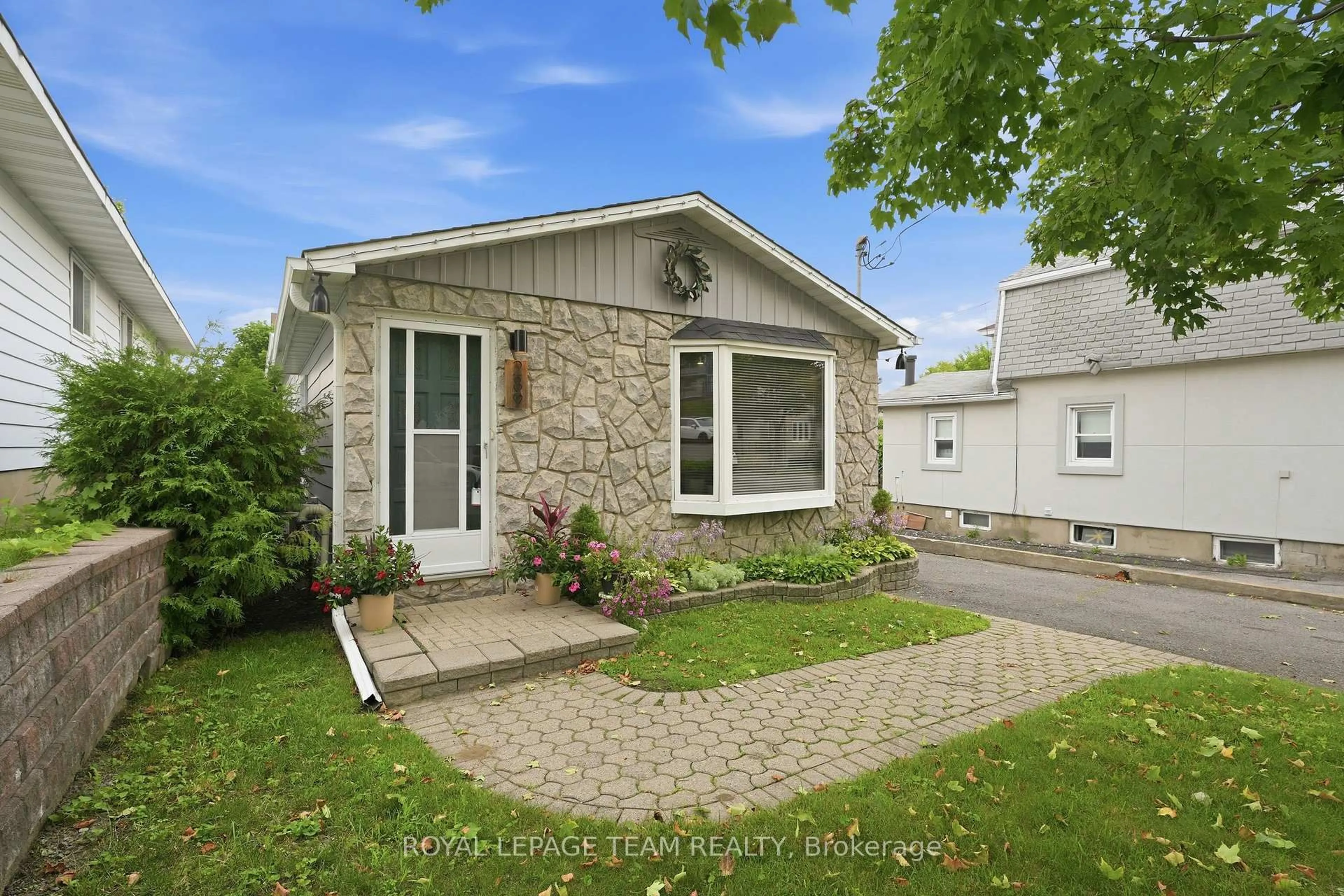 Unknown for 289 Montfort St, Ottawa Ontario K1L 5N7