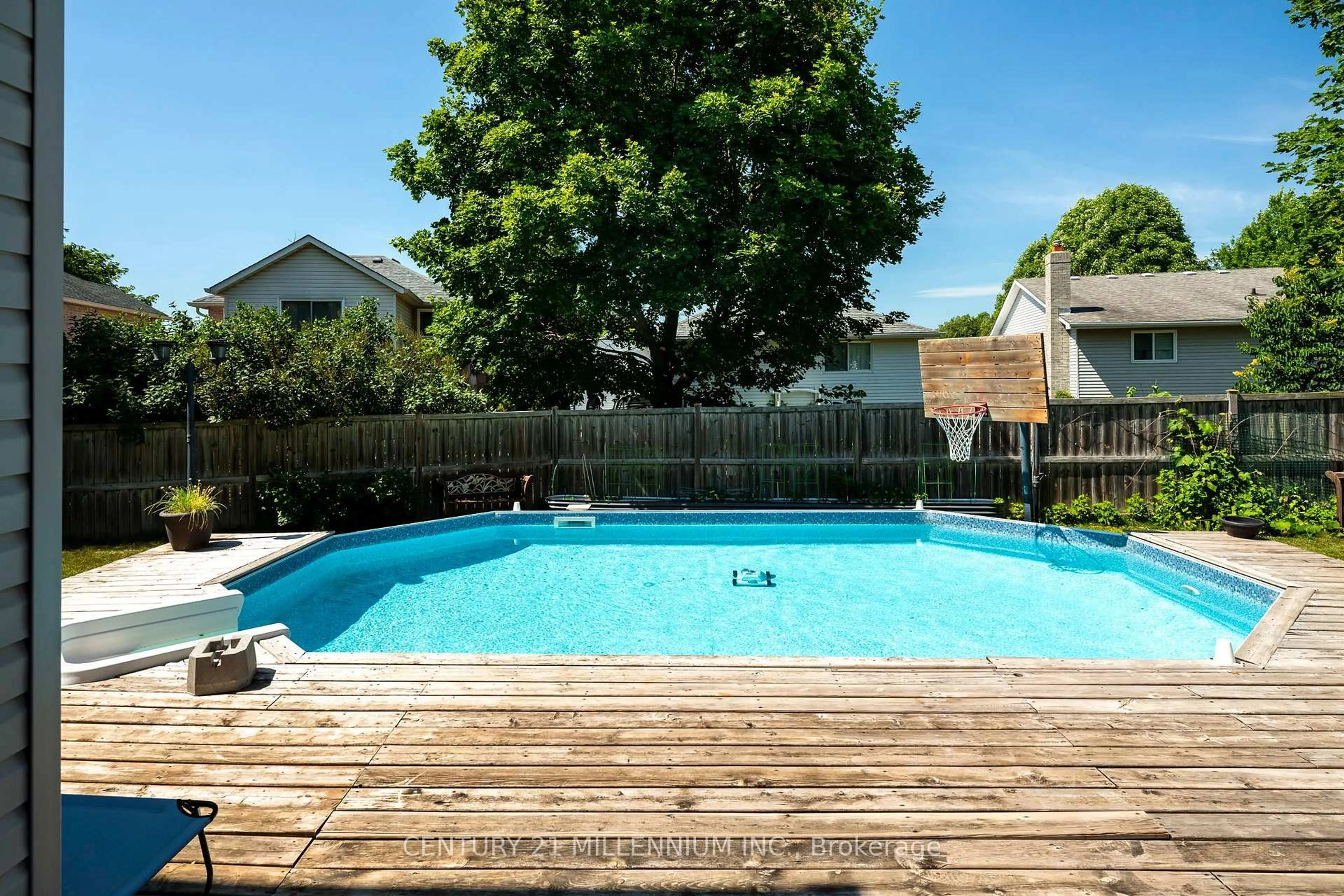 Pool for 364 Stoneheight Pl, Waterloo Ontario N2V 2A8