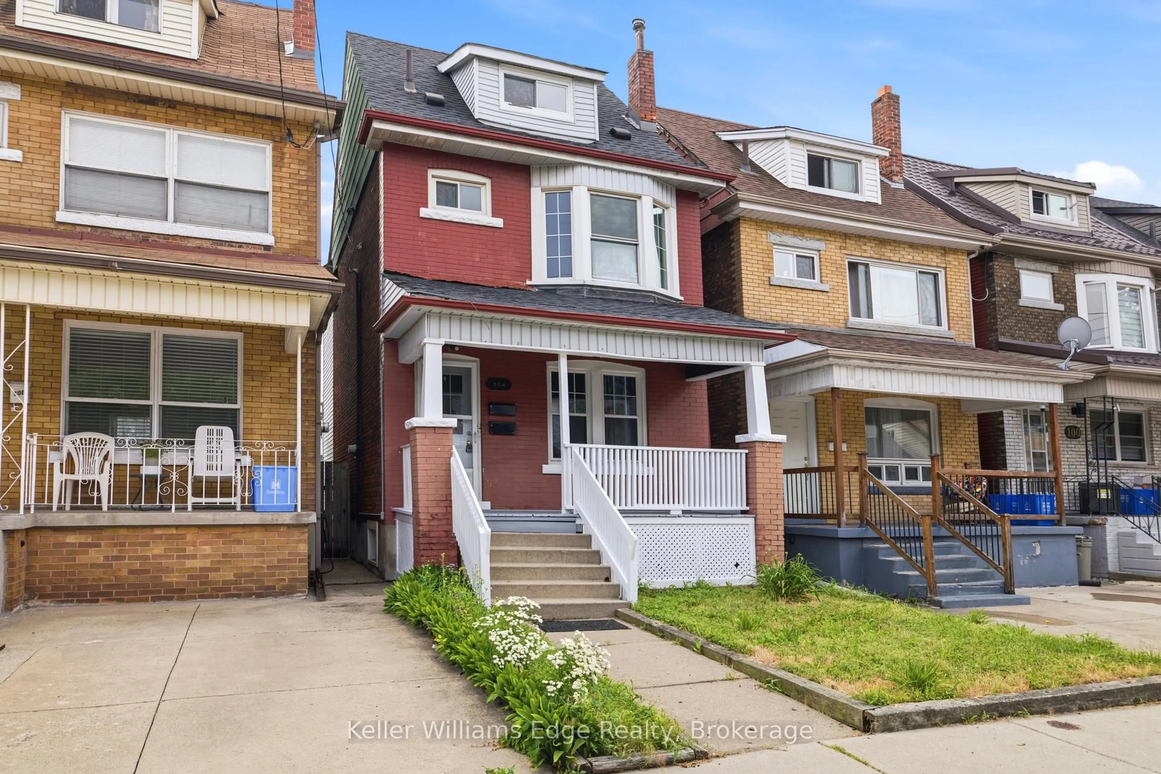 Home with brick exterior material, street for 104 Rosslyn Ave, Hamilton Ontario L8L 7P4
