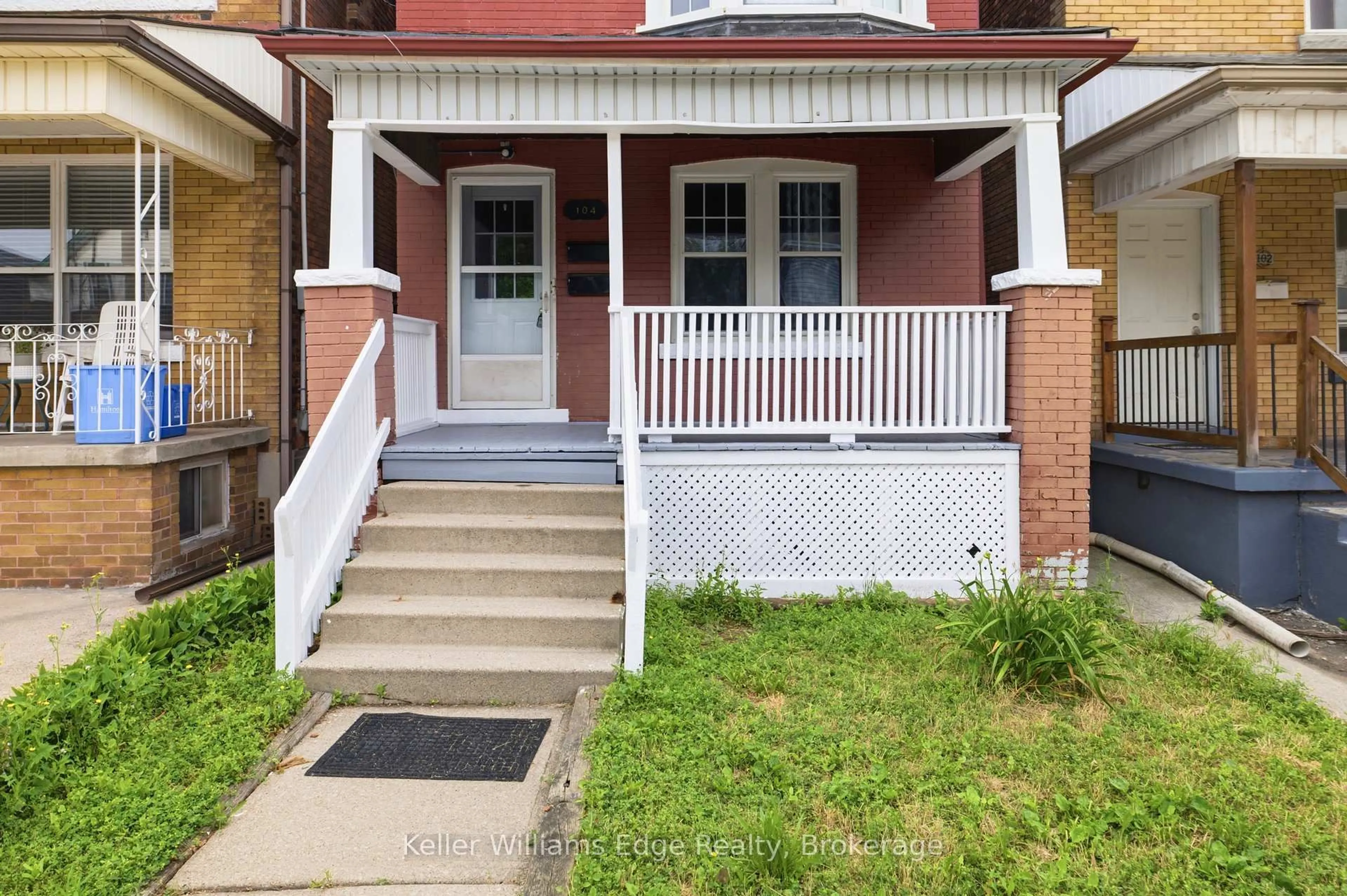 Home with brick exterior material, street for 104 Rosslyn Ave, Hamilton Ontario L8L 7P4