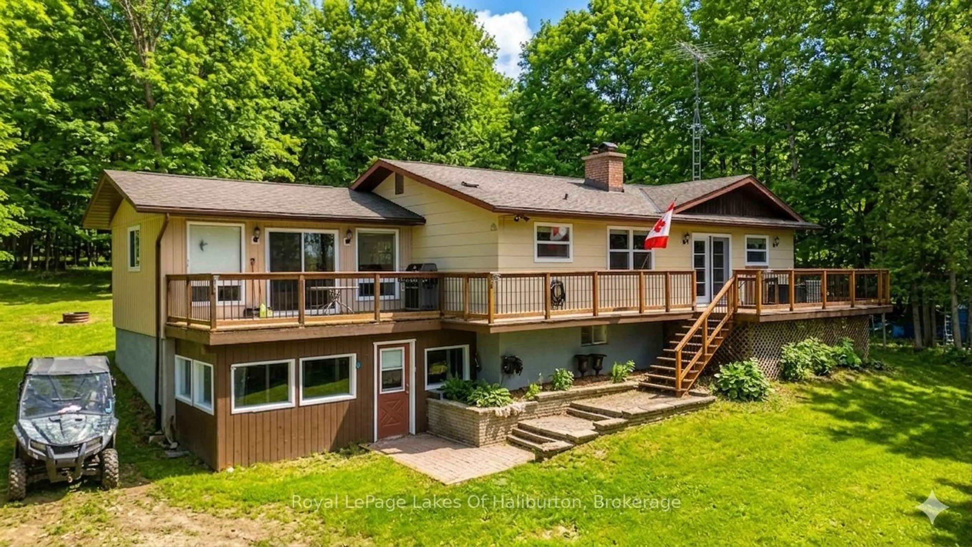 A pic from outside/outdoor area/front of a property/back of a property/a pic from drone, unknown for 1096 Chelsea Lane, Algonquin Highlands Ontario K0M 1S0