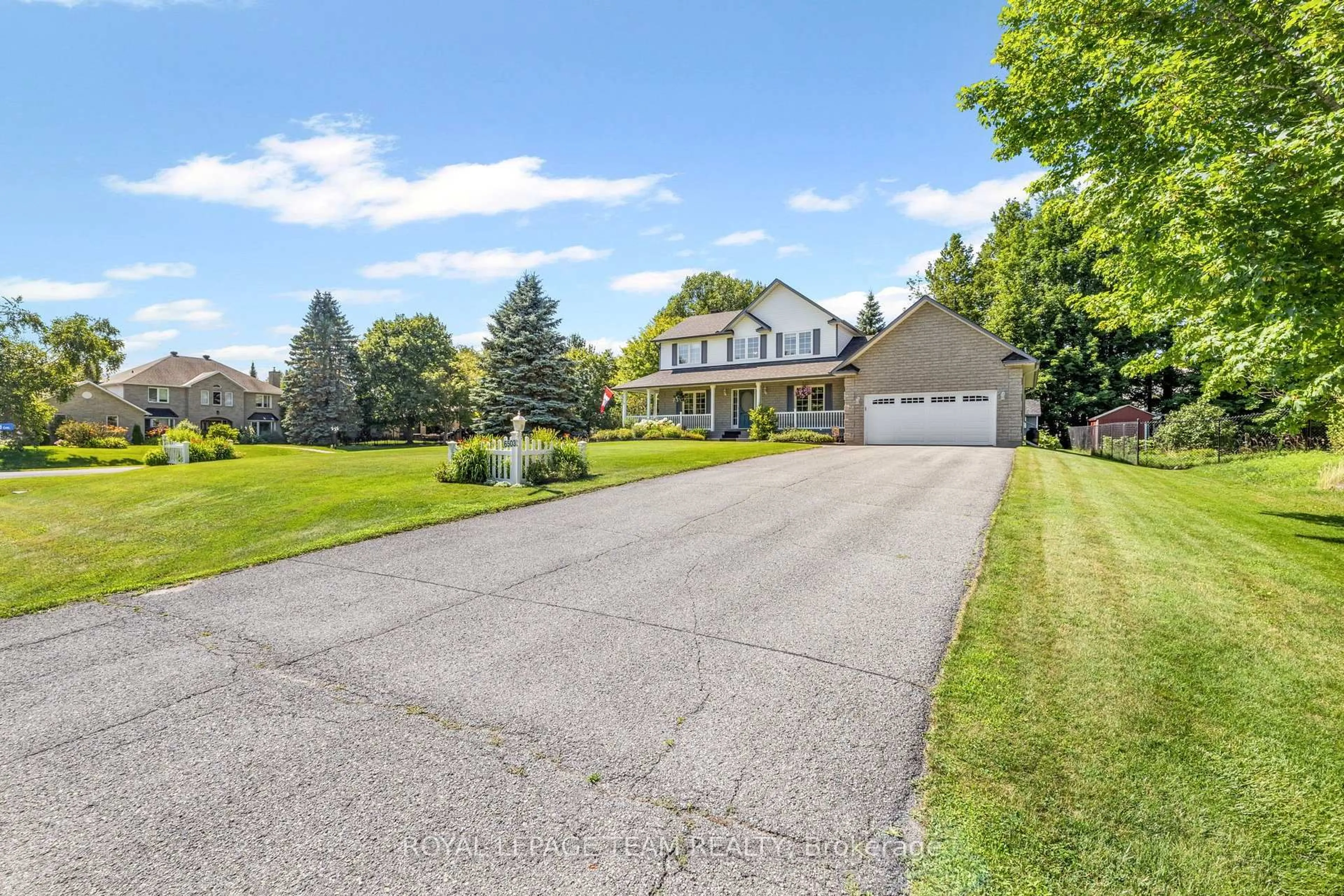 A pic from outside/outdoor area/front of a property/back of a property/a pic from drone, street for 6503 Harvest Grove Dr, Greely Ontario K4P 1E8