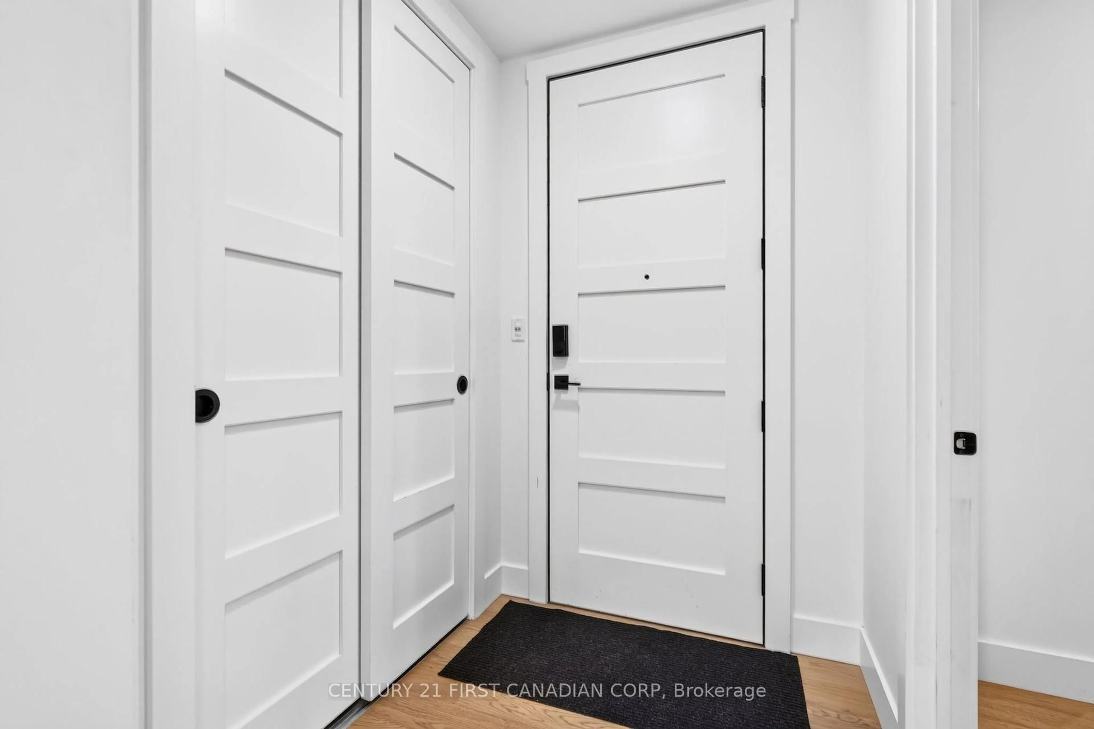 Indoor entryway for 85 Main St #201, Lambton Shores Ontario N0M 1T0
