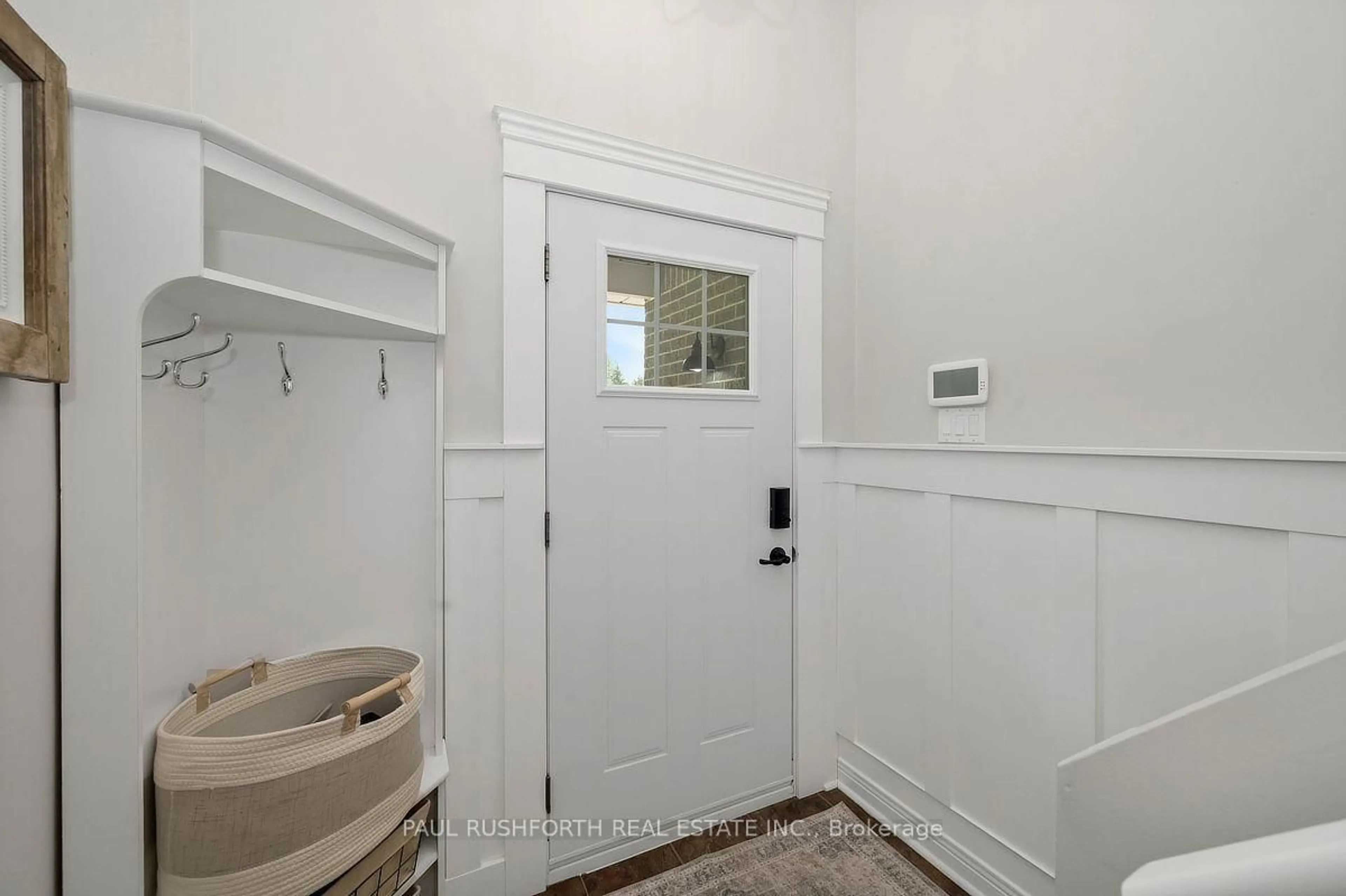Indoor entryway for 137 Oakwood Dr, Clarence-Rockland Ontario K4K 1K9