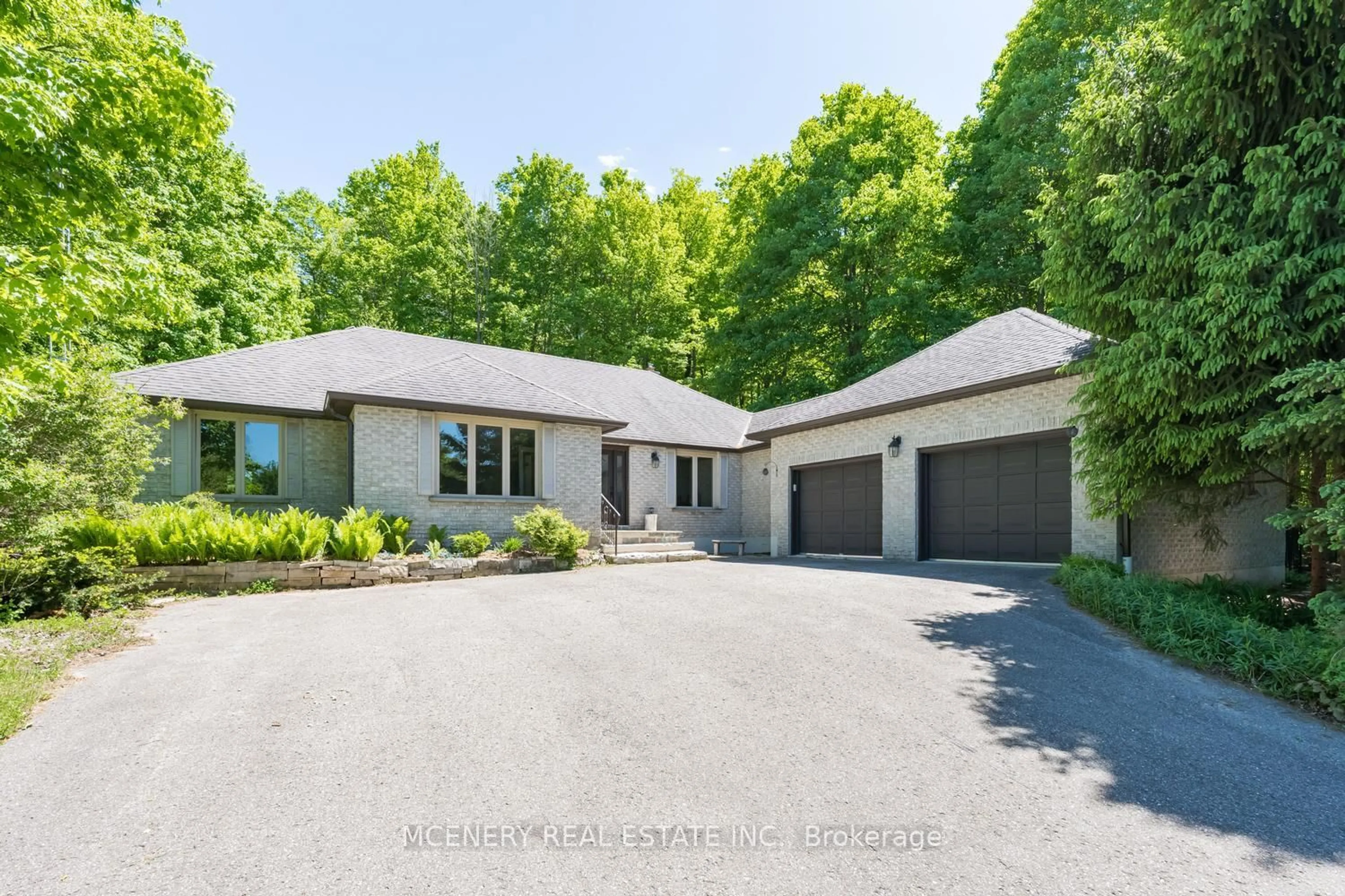 A pic from outside/outdoor area/front of a property/back of a property/a pic from drone, unknown for 16 PATRICK Dr, Erin Ontario N0B 1T0