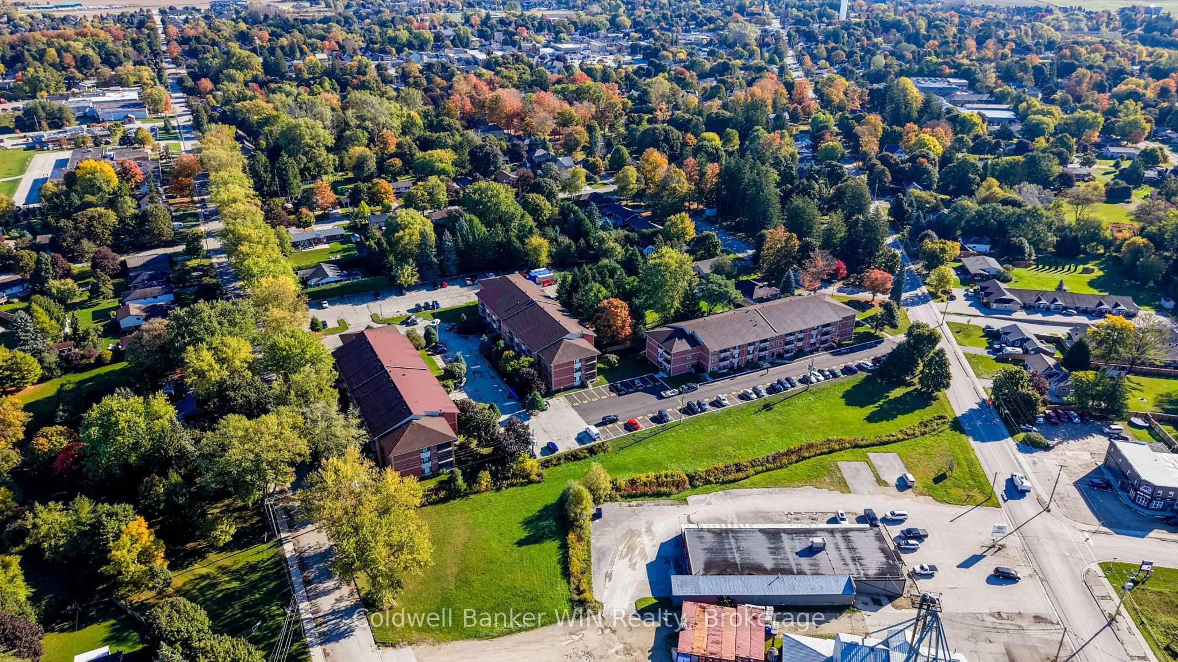 A pic from outside/outdoor area/front of a property/back of a property/a pic from drone, street for 440 Durham St #306, Wellington North Ontario N0G 2L1