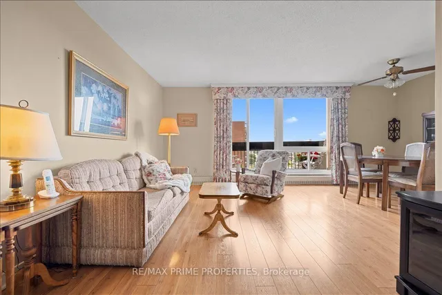 1505 Baseline Rd #903, Ottawa 5