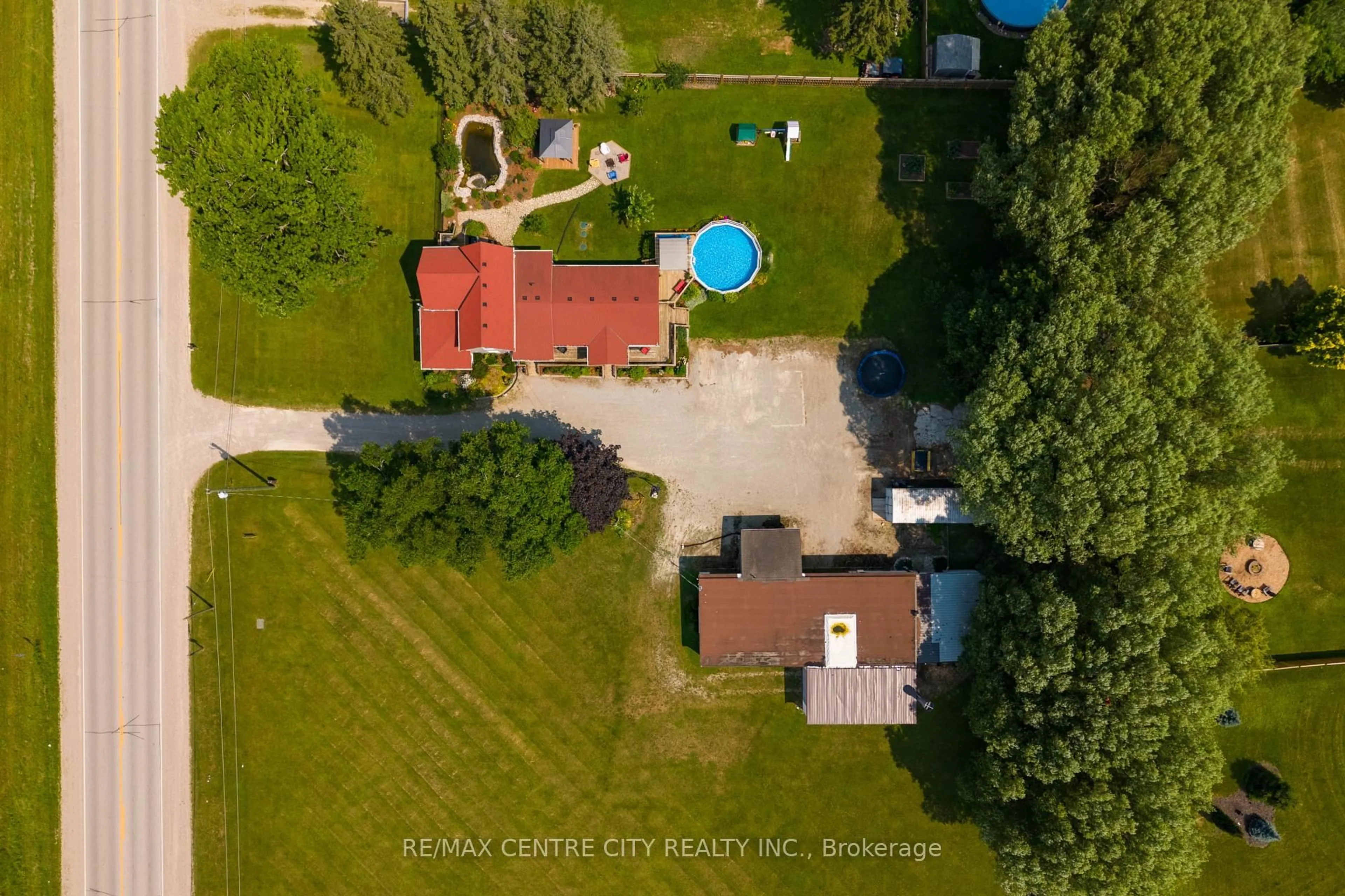 A pic from outside/outdoor area/front of a property/back of a property/a pic from drone, building for 9664 Belmont Rd, Central Elgin Ontario N5P 3S7