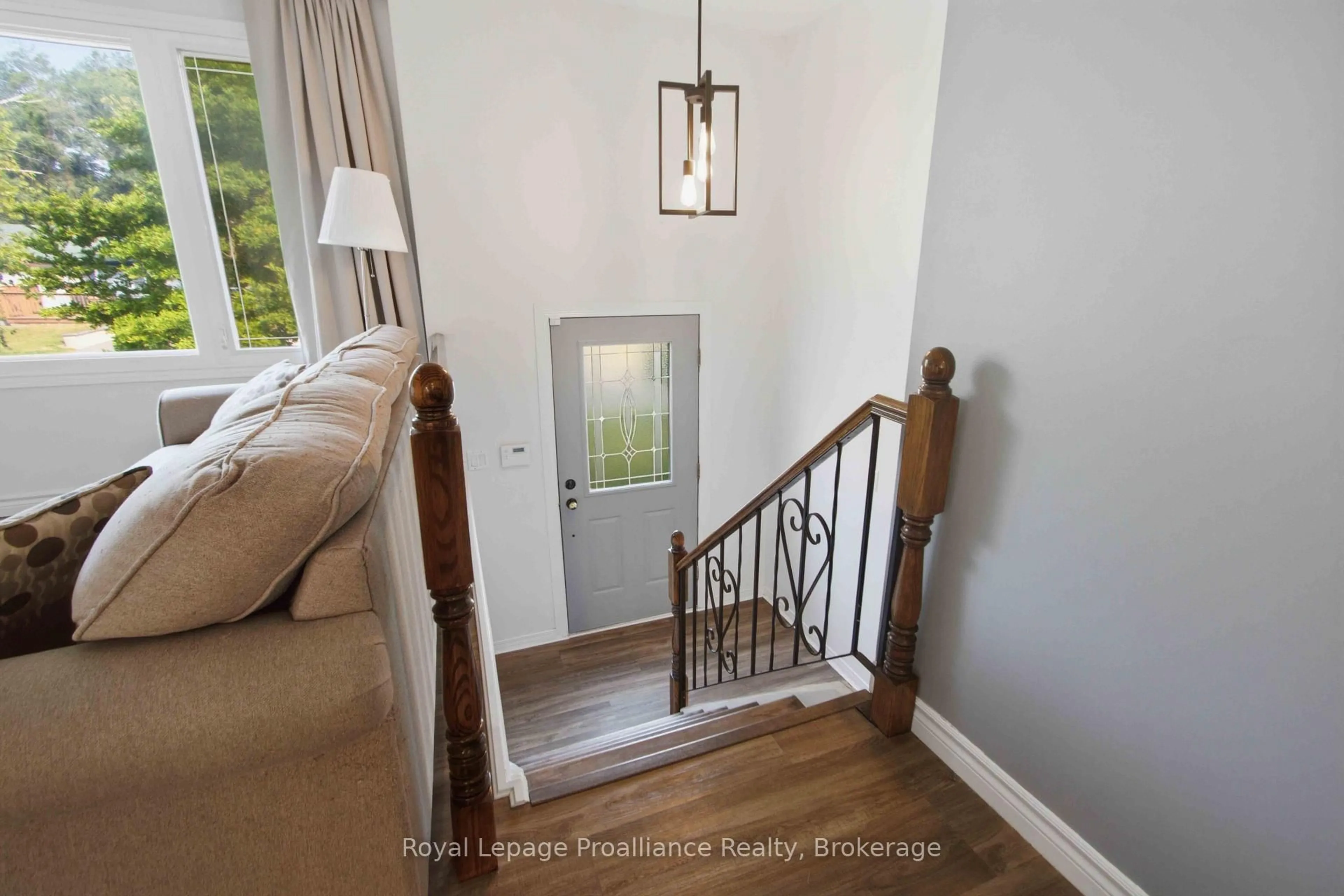 Indoor entryway for 25 Radeski St, Quinte West Ontario K8V 6B6