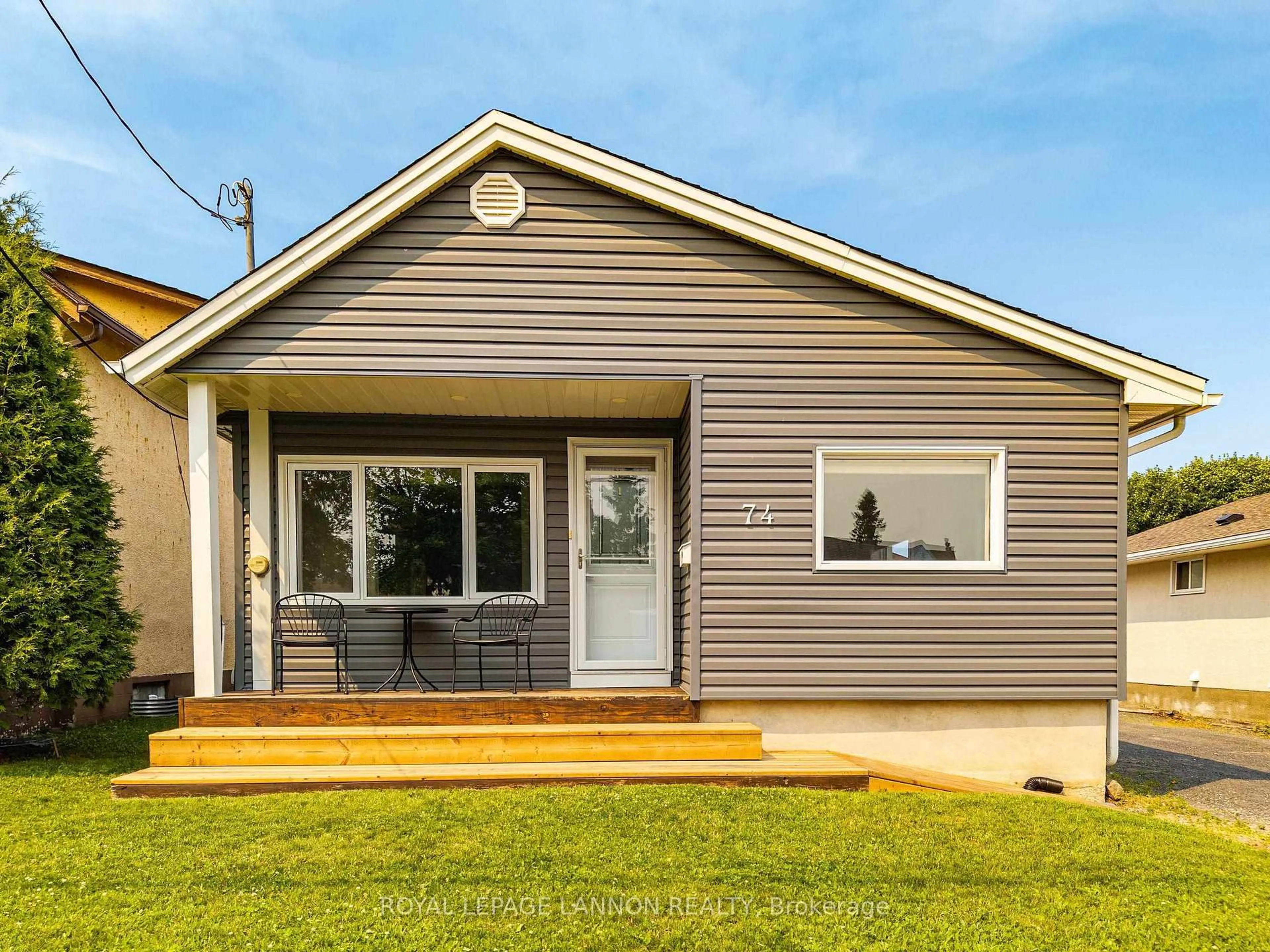 Home with vinyl exterior material, unknown for 74 MELVIN Ave, Thunder Bay Ontario P7A 7C4