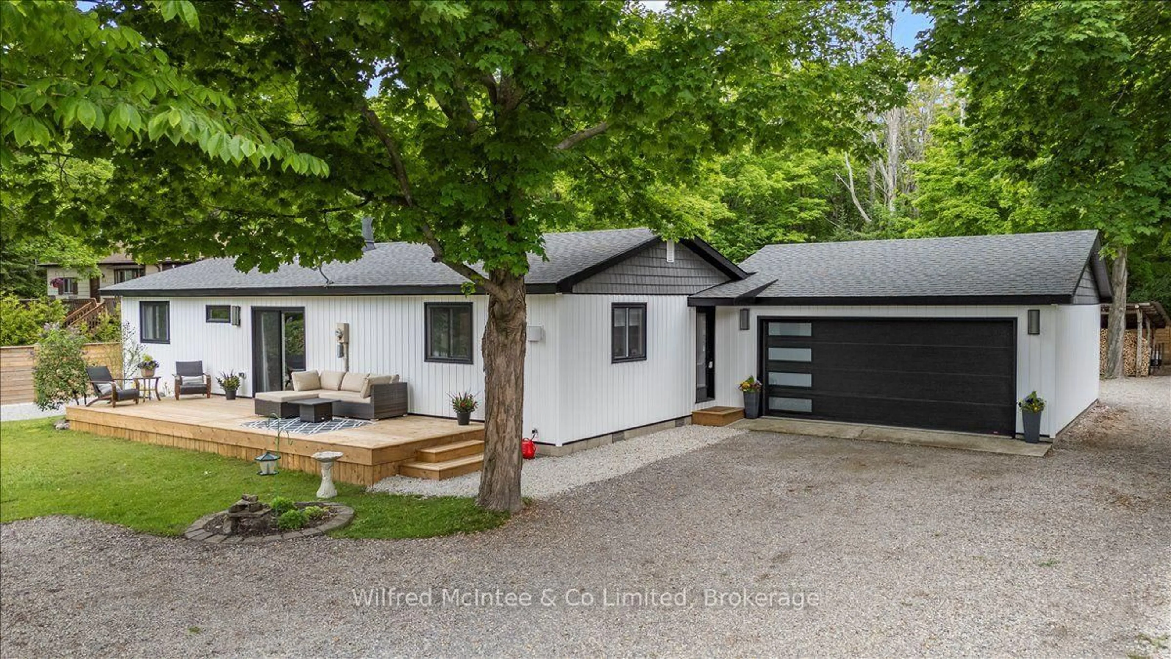 A pic from outside/outdoor area/front of a property/back of a property/a pic from drone, street for 38 Allister Pl, South Bruce Peninsula Ontario N0H 2G0