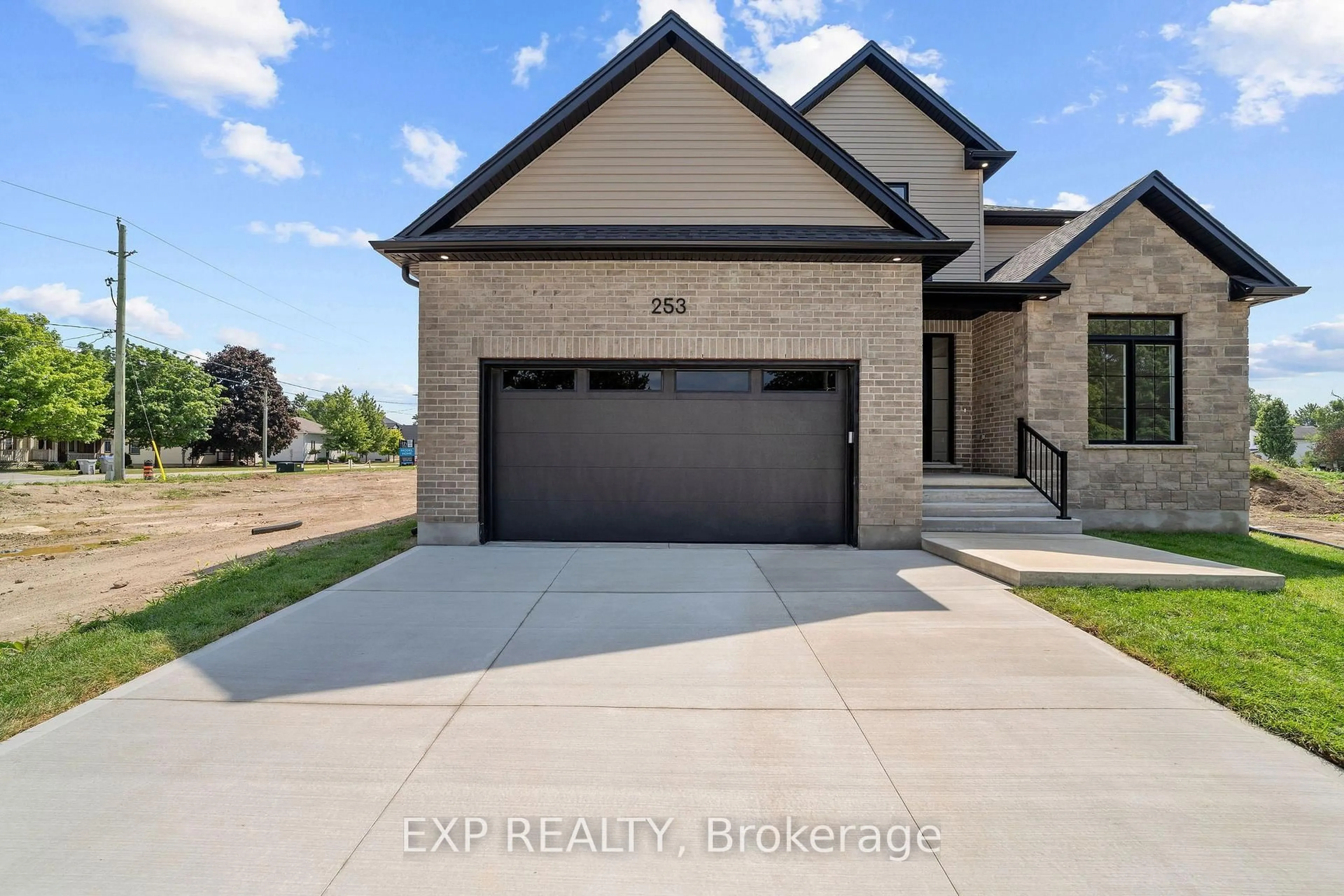 Home with brick exterior material, street for 253 John St, Warwick Ontario N0M 2S0
