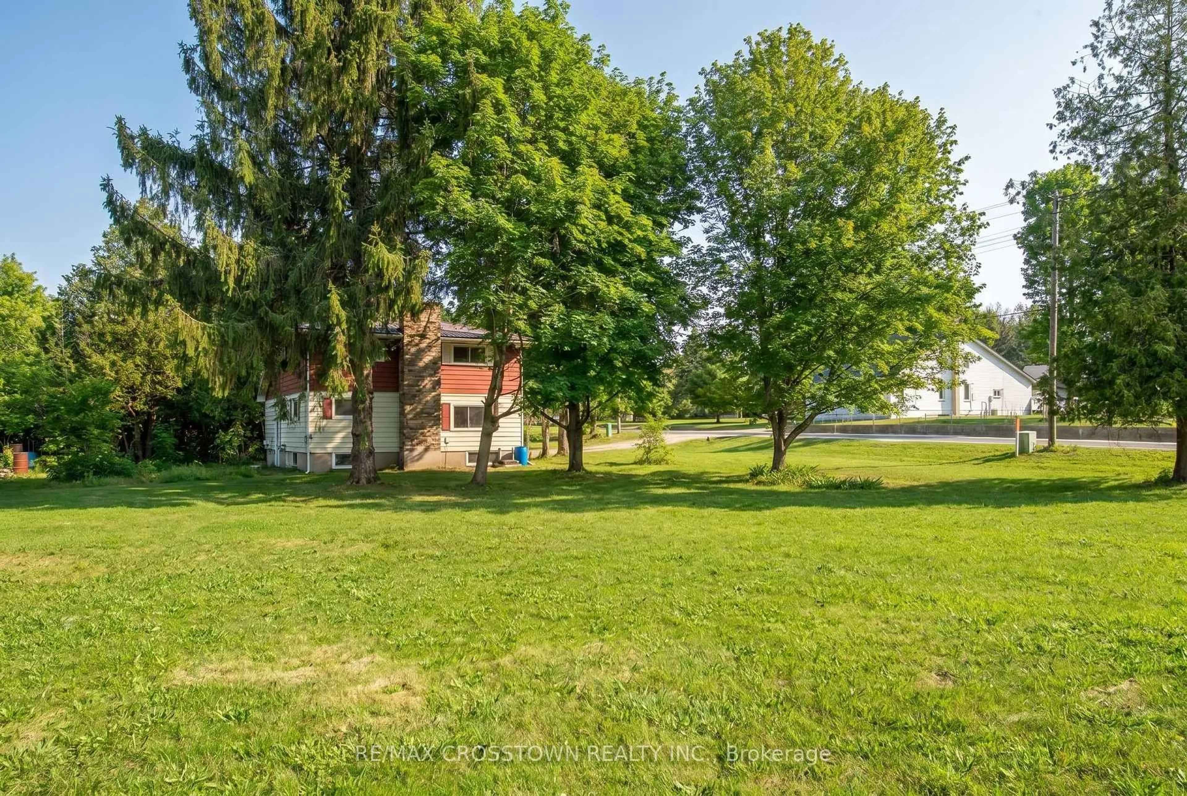 A pic from outside/outdoor area/front of a property/back of a property/a pic from drone, unknown for 316056 Highway 6 Highway, Chatsworth Ontario N0H 2V0