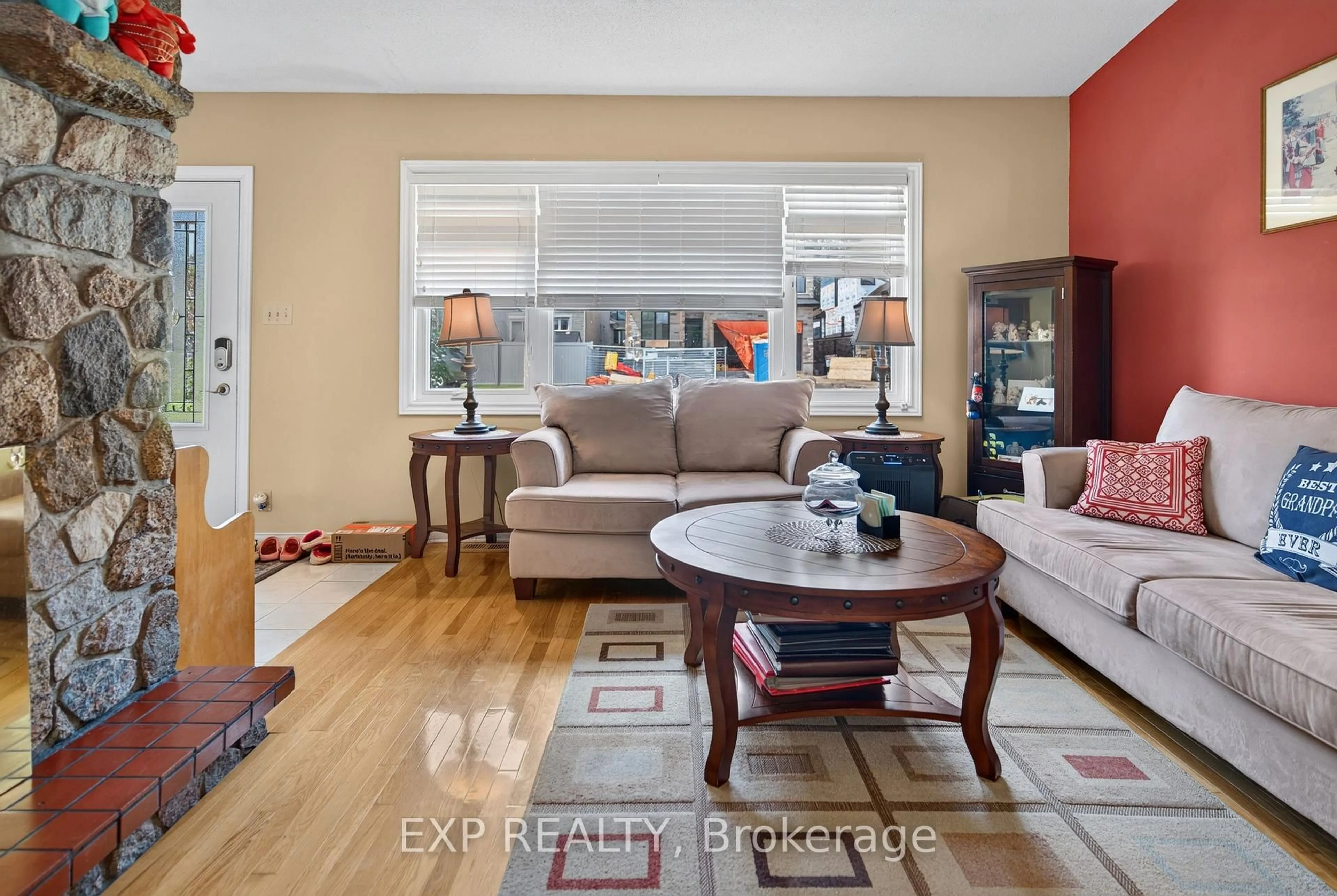 Living room with furniture, unknown for 1340 Mory St, Ottawa Ontario K1T 1C9