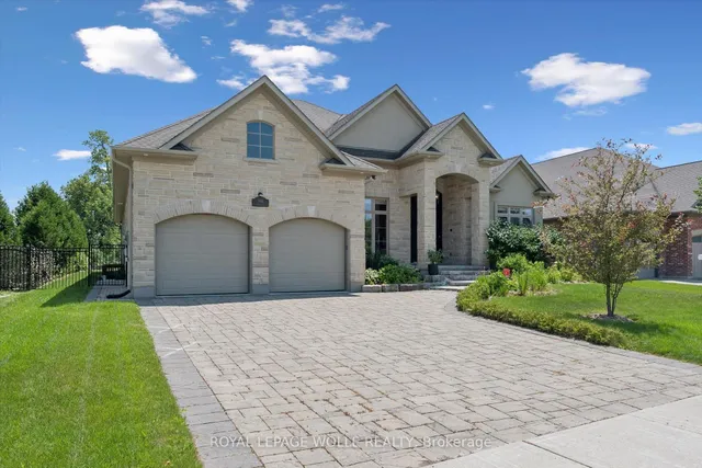 596 Regal Pl, Waterloo 4