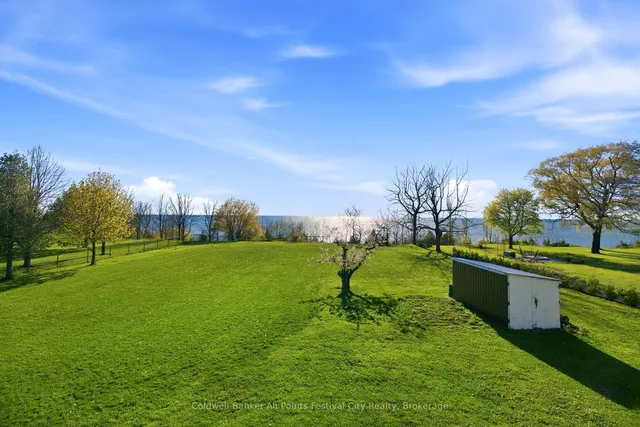 306 Lakeside Dr, Goderich 2