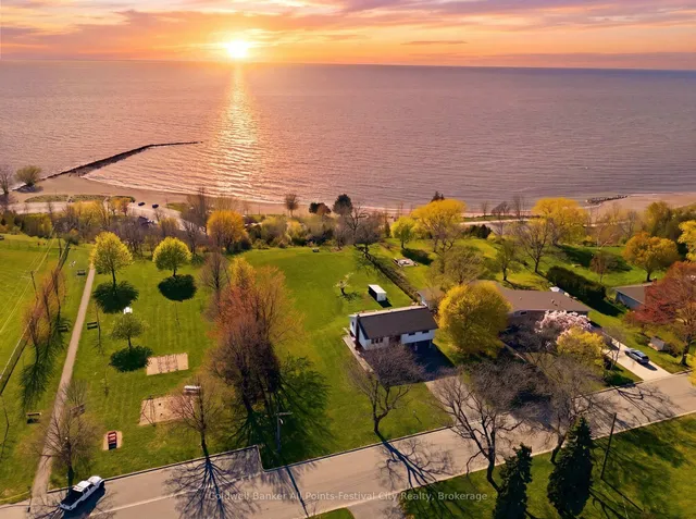 306 Lakeside Dr, Goderich 4