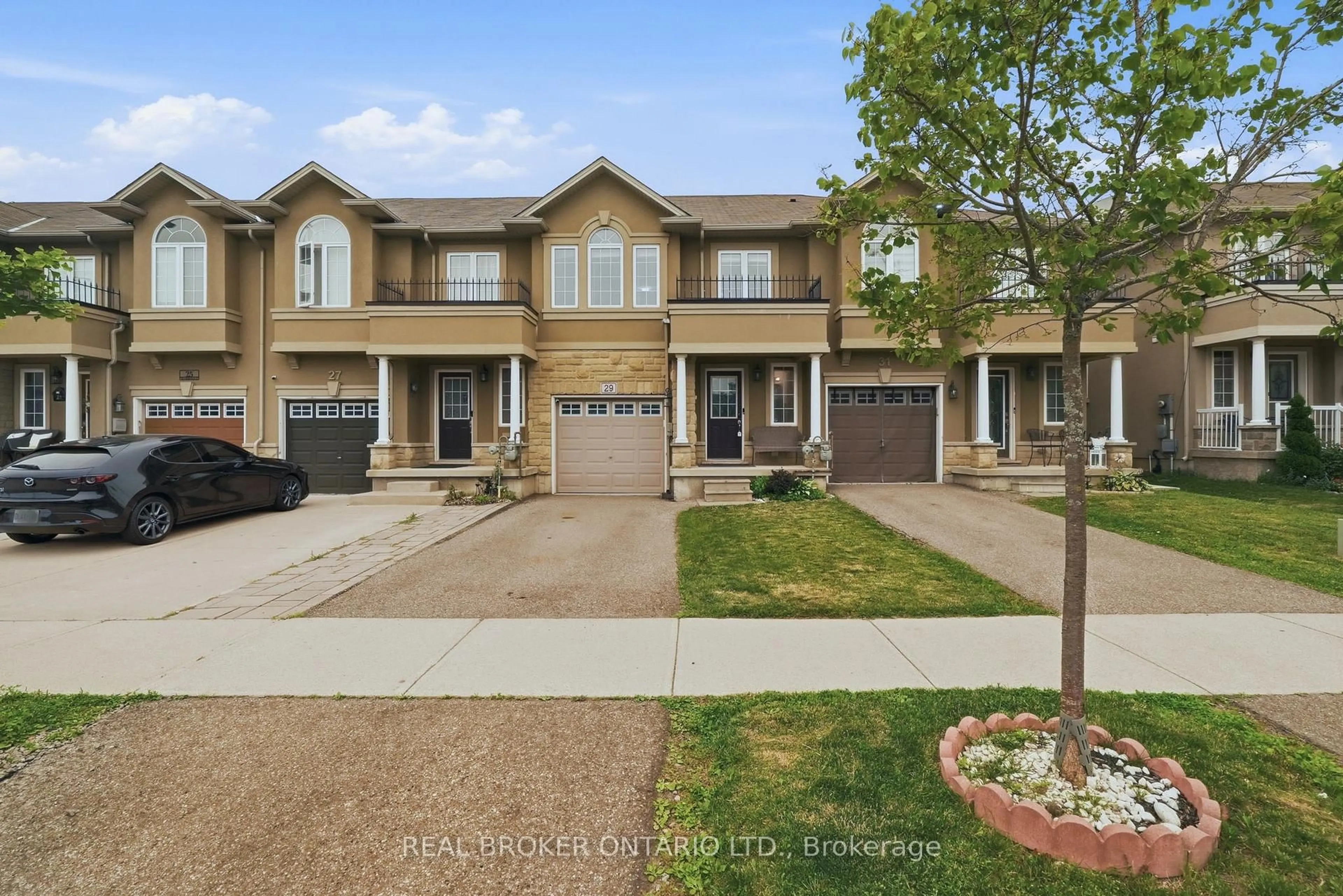 A pic from outside/outdoor area/front of a property/back of a property/a pic from drone, street for 29 Waterbridge St, Hamilton Ontario L8J 0G4