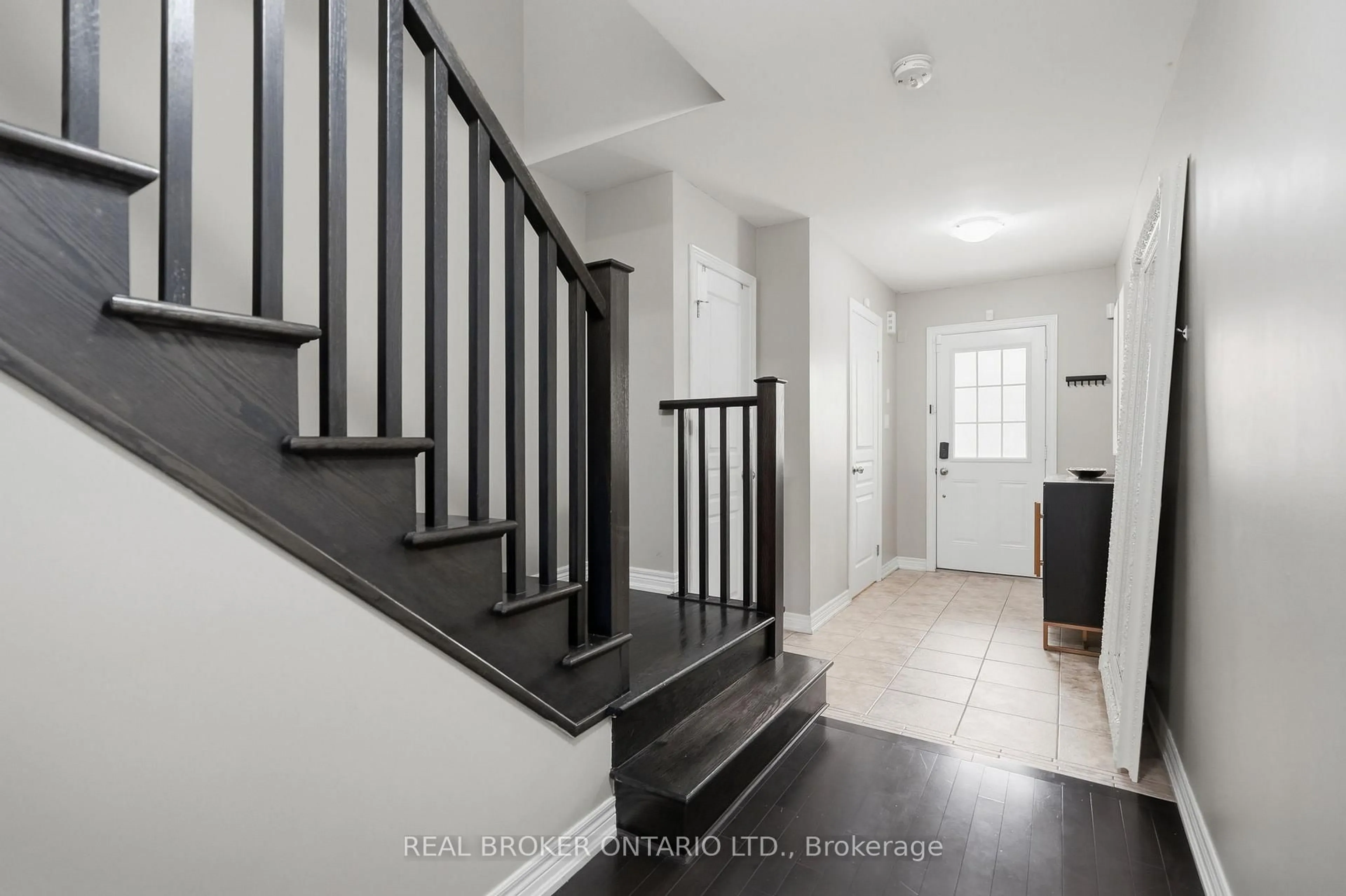 Stairs for 29 Waterbridge St, Hamilton Ontario L8J 0G4