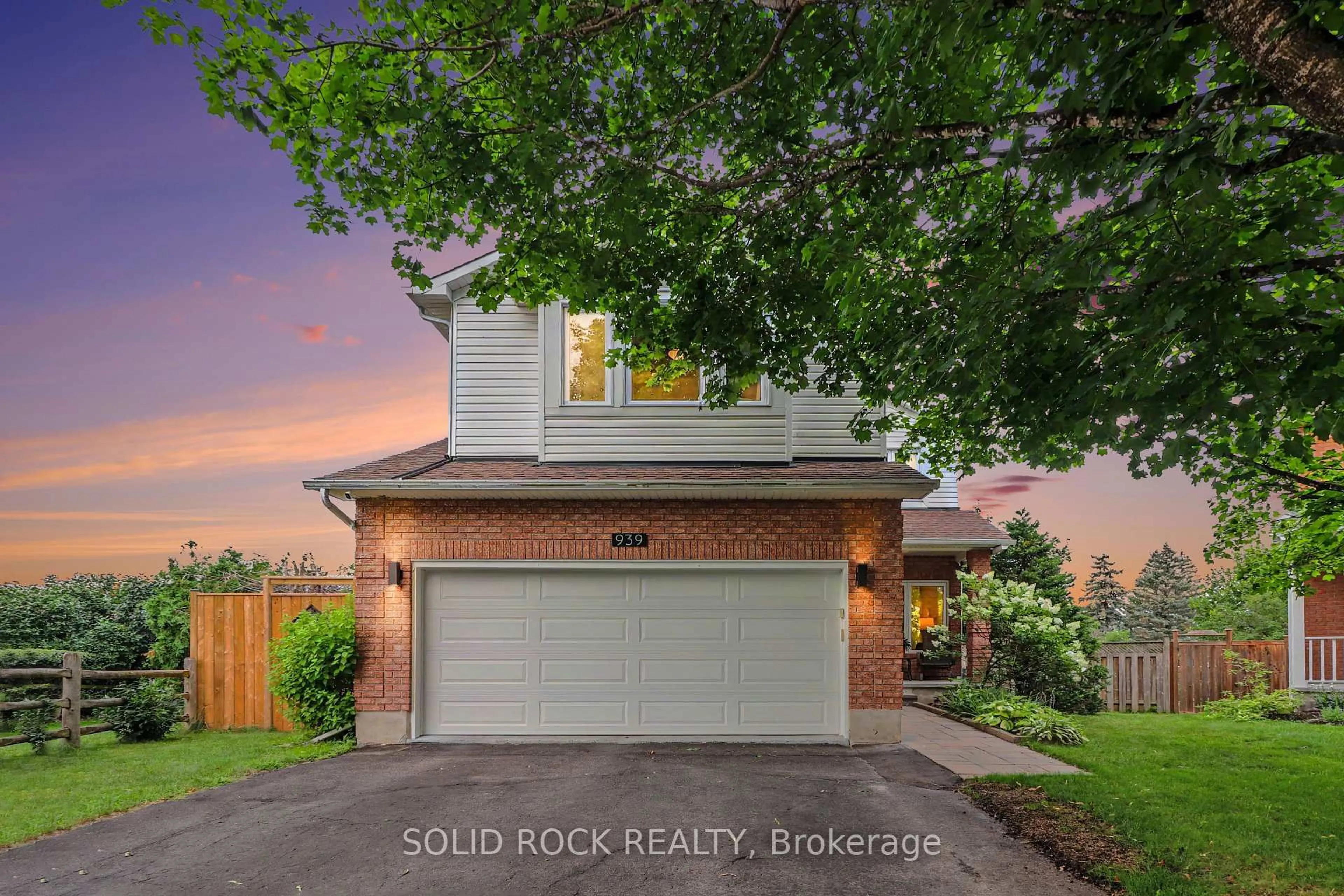 Unknown for 939 Como Cres, Orleans Ontario K4A 3Z7