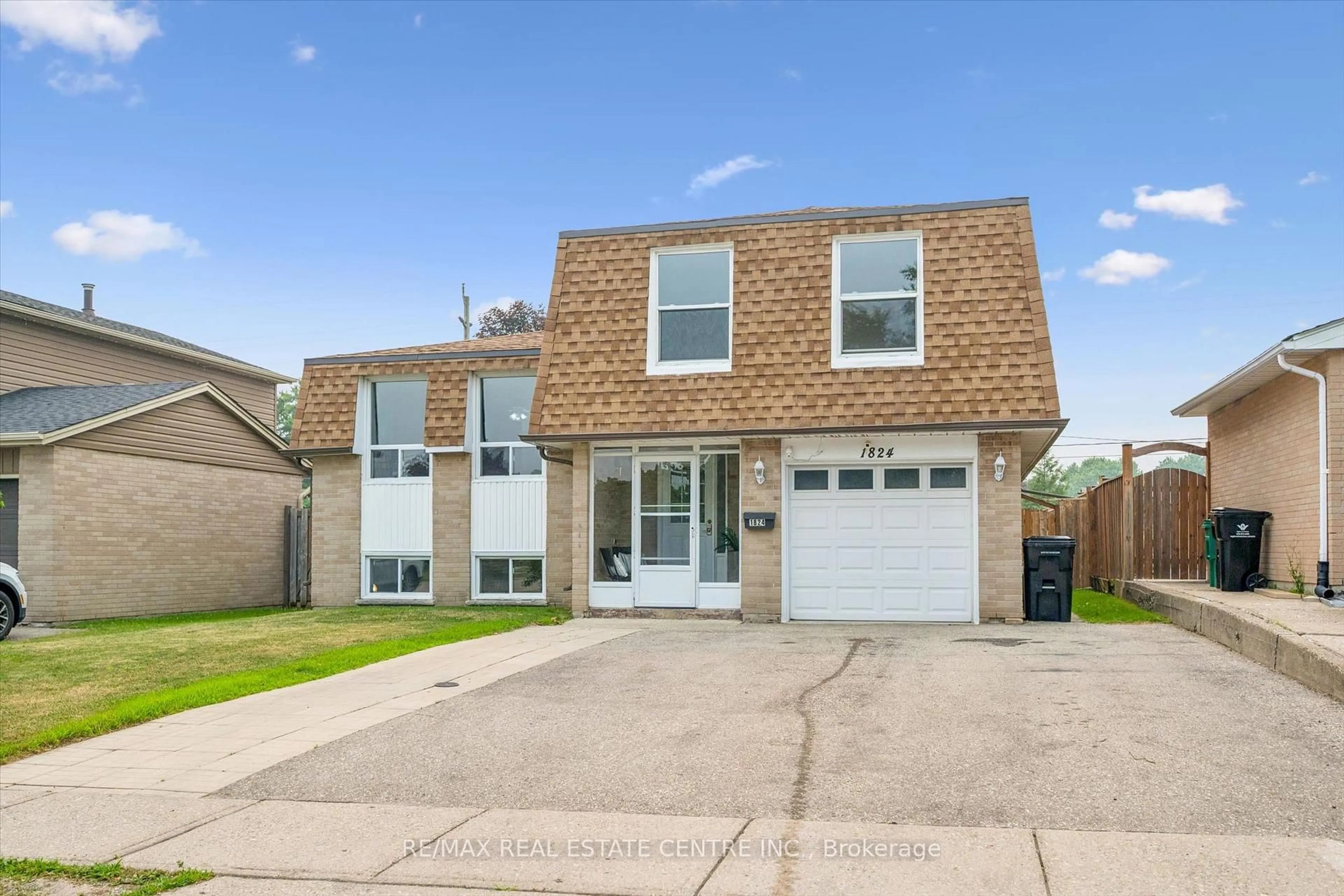 Home with brick exterior material, street for 1824 Earlwood Dr, Cambridge Ontario N3H 5A3