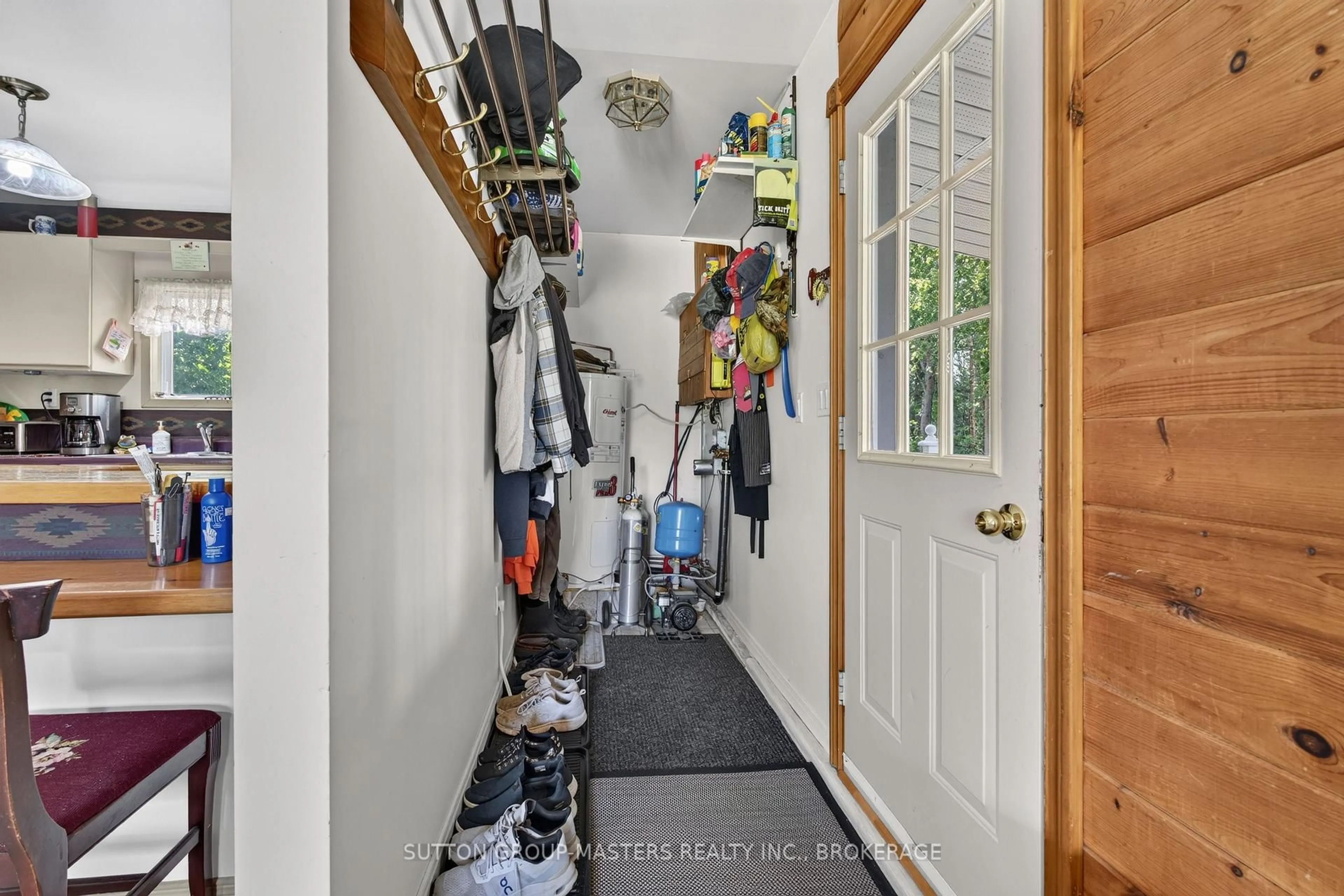 Indoor entryway for 111 Wannamaker Lane, Tweed Ontario K0K 3J0