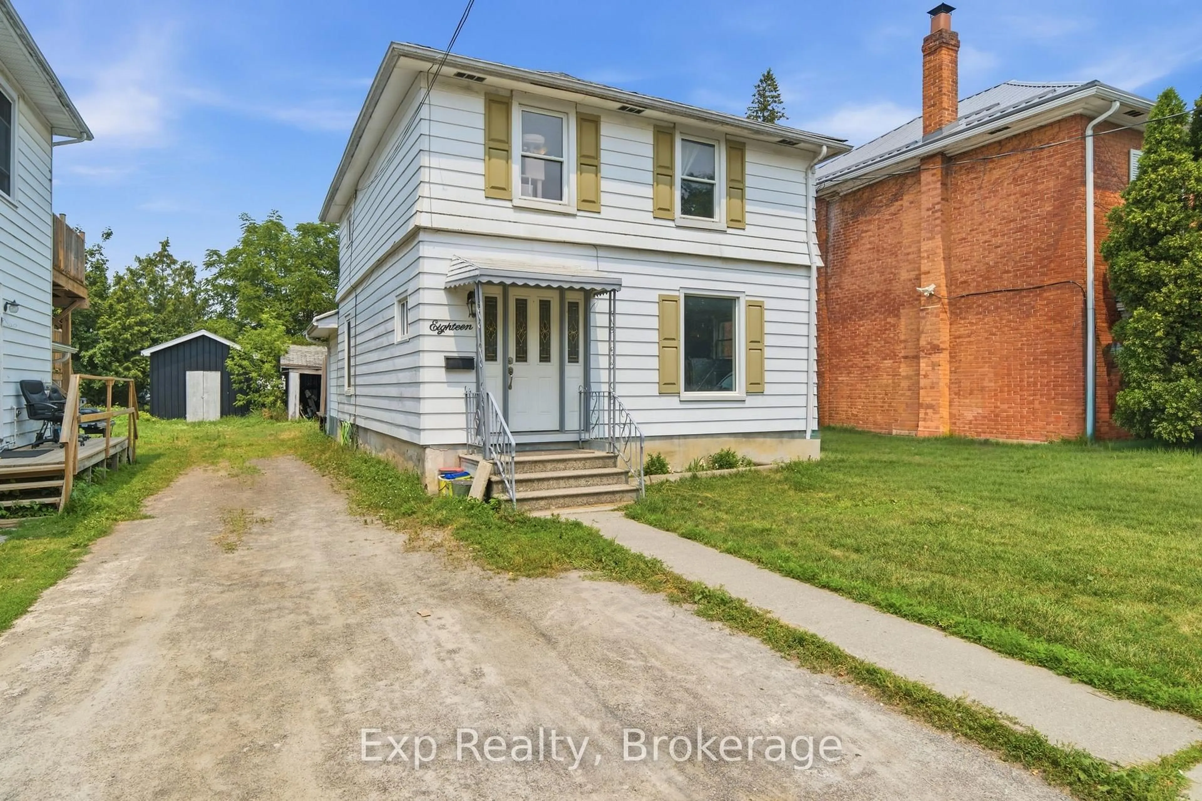 A pic from outside/outdoor area/front of a property/back of a property/a pic from drone, street for 18 Charlotte St, Belleville Ontario K8P 1E2