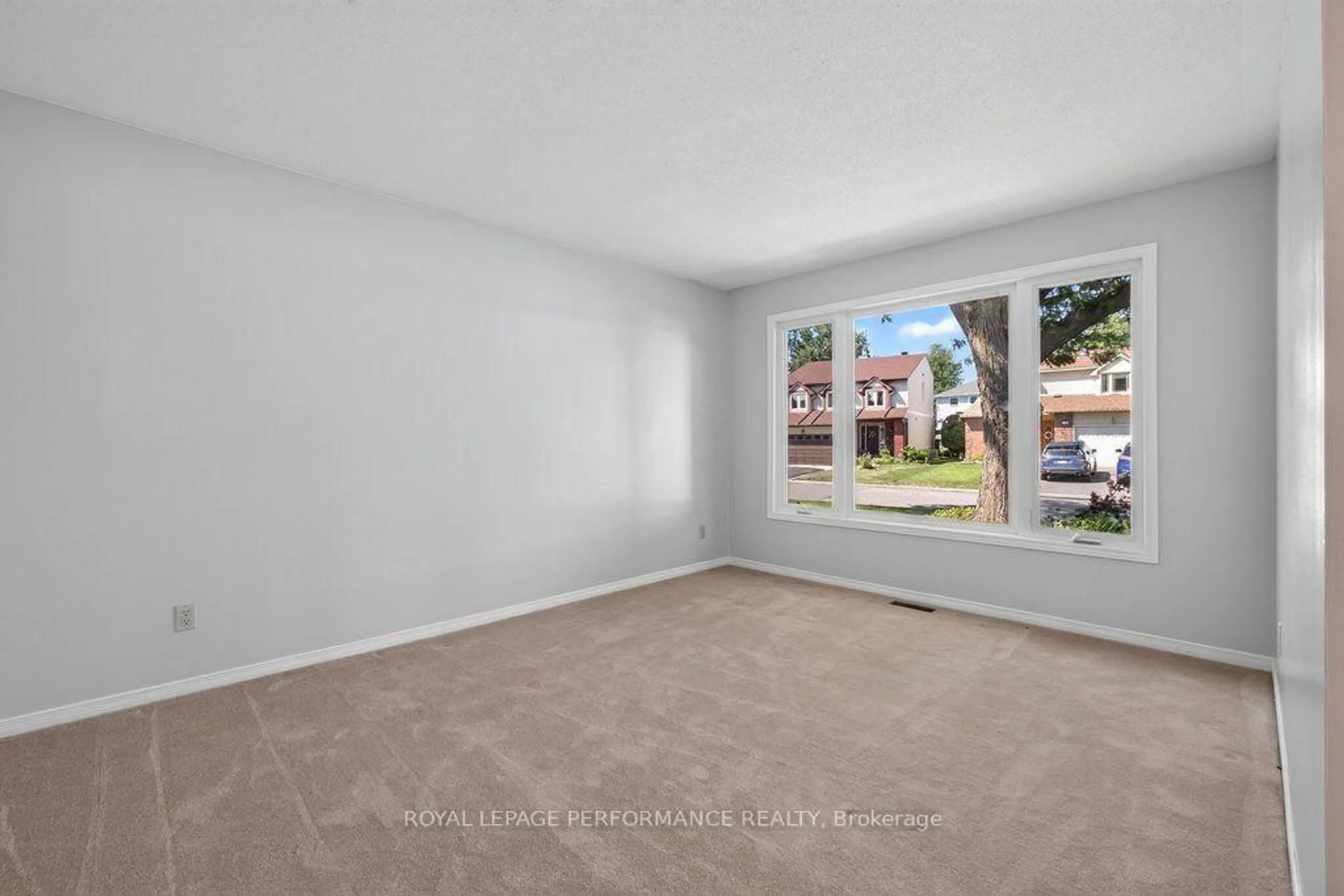 A pic of a room for 14 Birkett St, Ottawa Ontario K2J 2V1