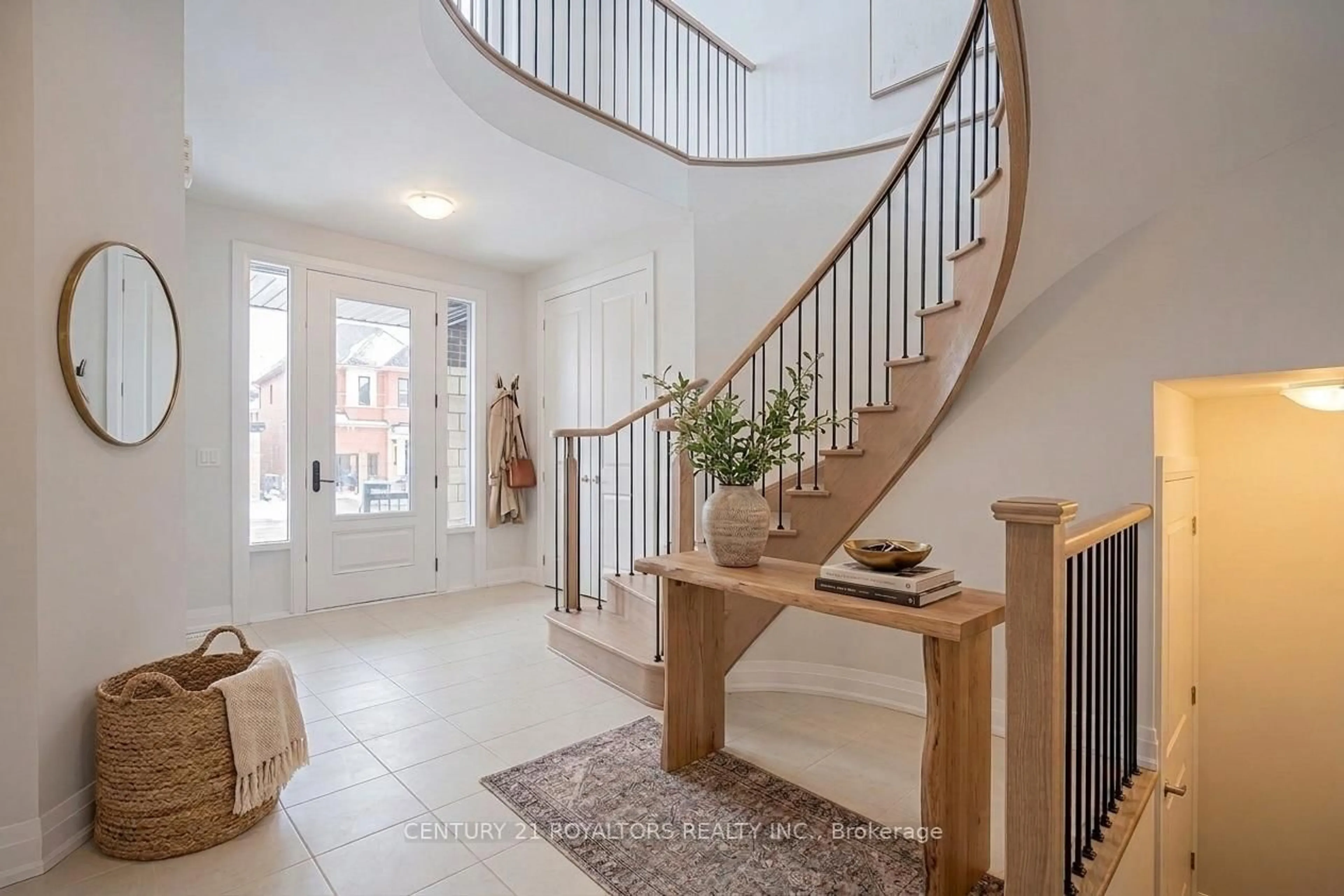 Indoor entryway for 212 Harwood Ave, Woodstock Ontario N4T 0P9