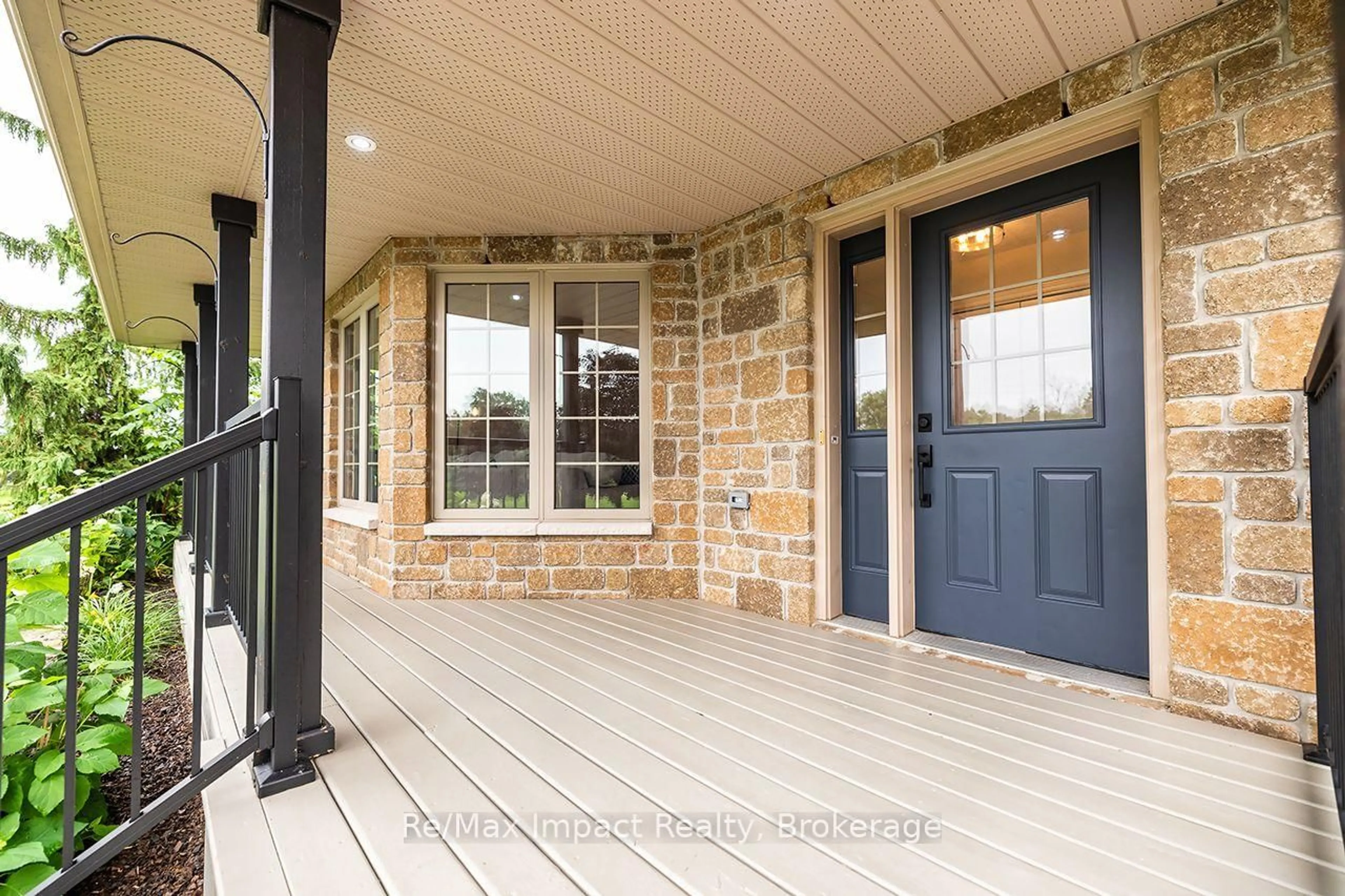 Indoor entryway for 1193 Frankford Rd, Quinte West Ontario K0K 2B0