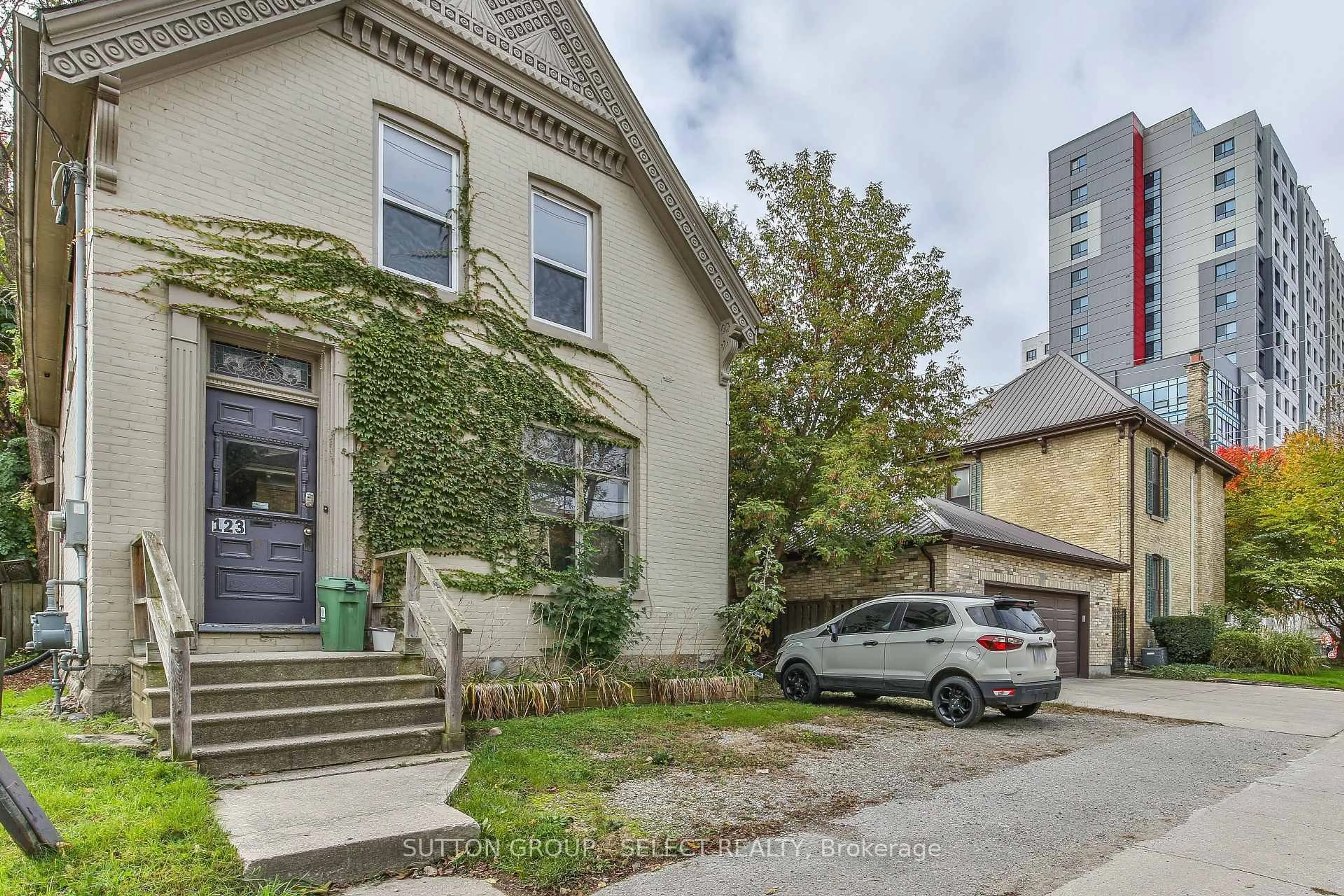 Unknown for 123 Mill St, London East Ontario N6A 1P7