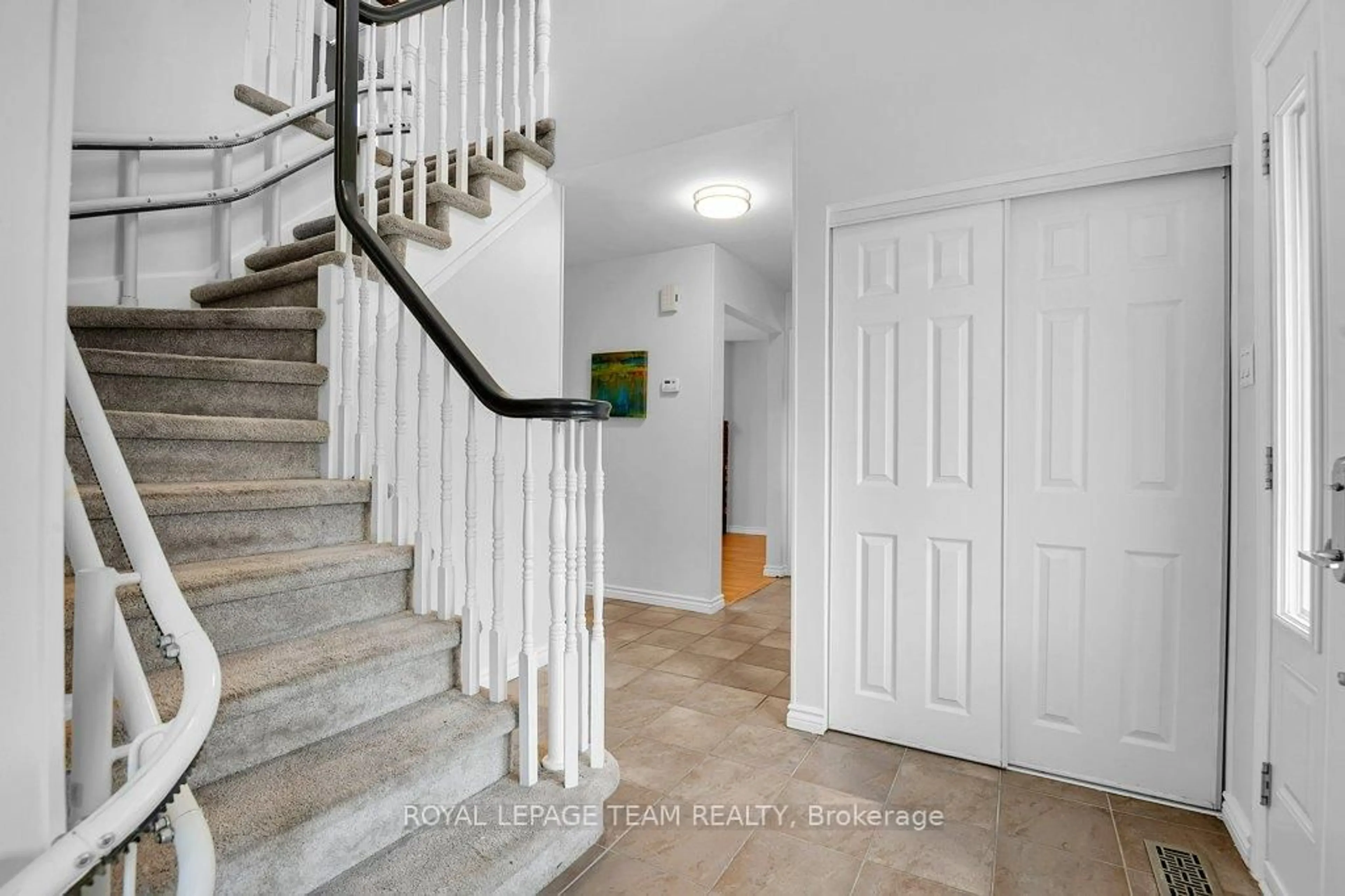 Unknown for 332 Liard St, Ottawa Ontario K2S 1J8
