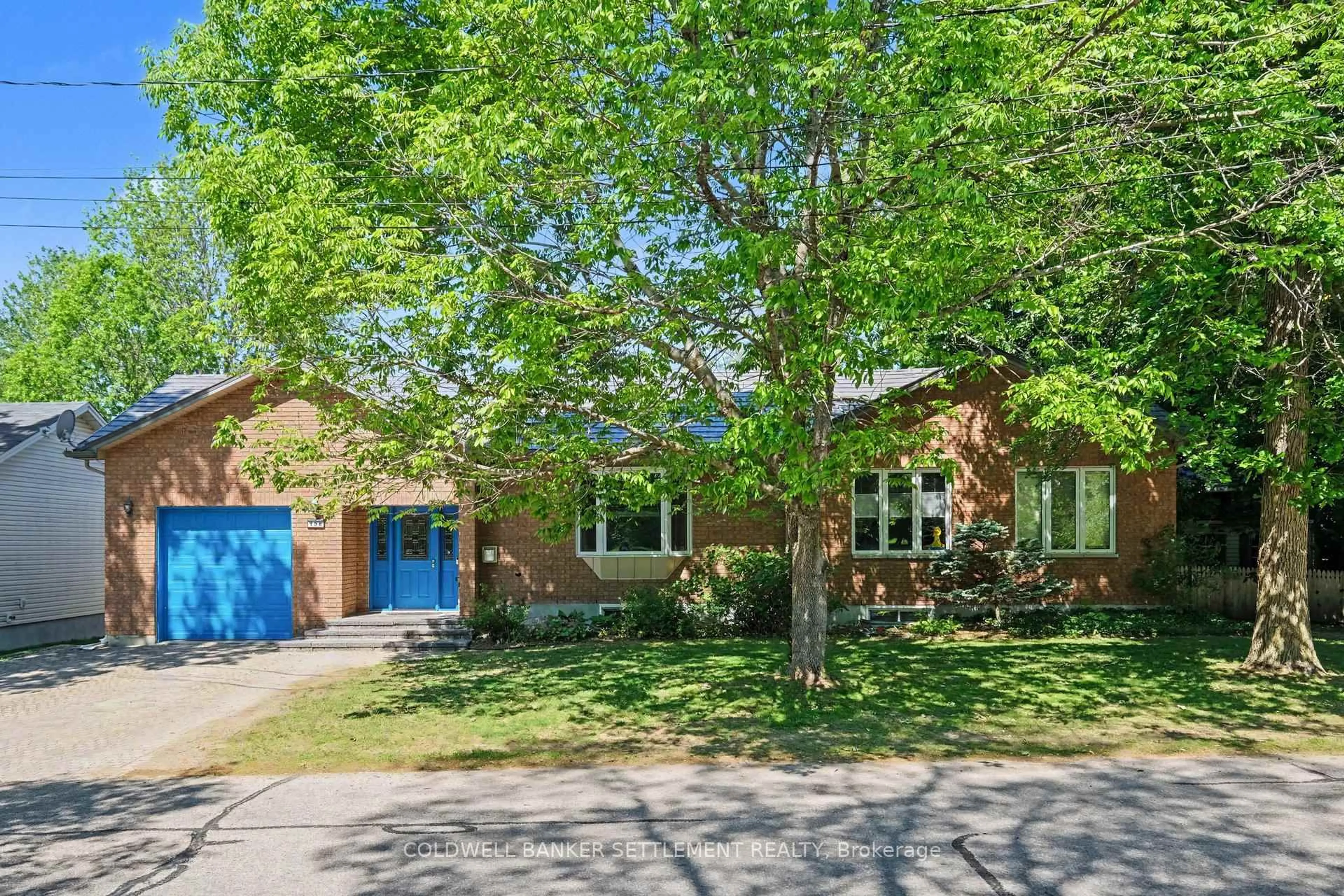 Home with brick exterior material, street for 136 Charlotte St, Merrickville-Wolford Ontario K0G 1N0