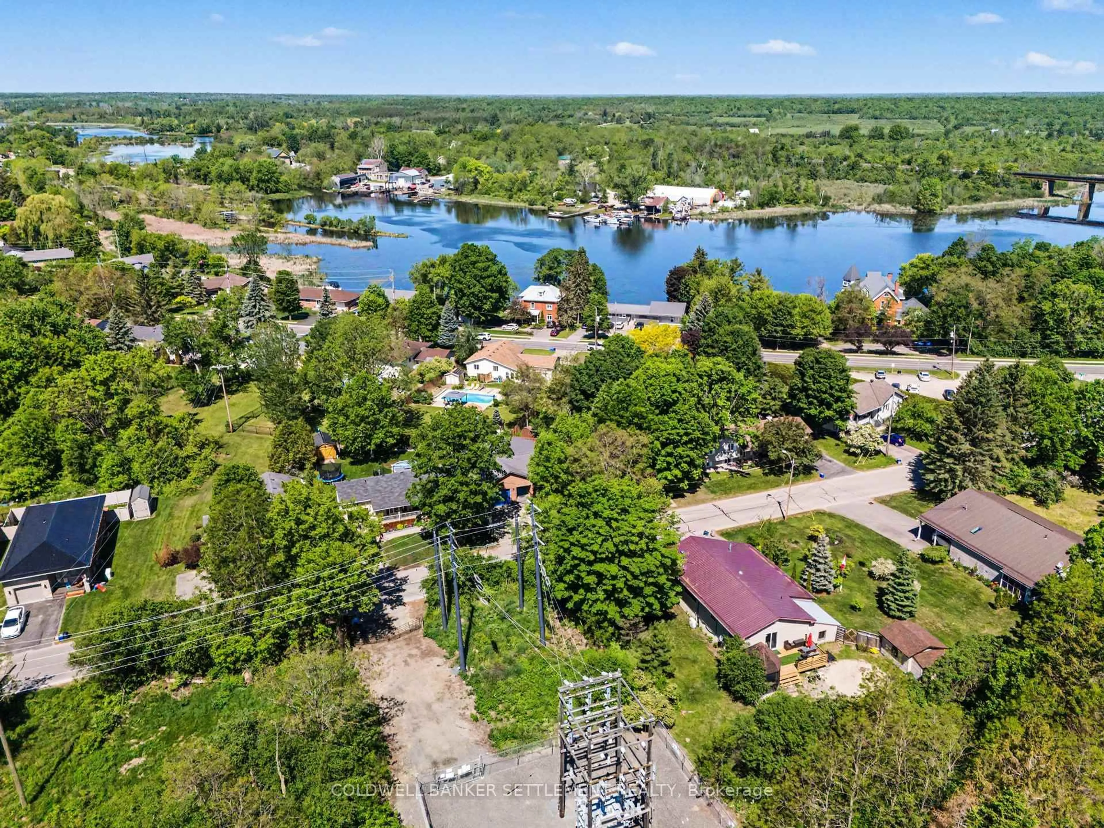 A pic from outside/outdoor area/front of a property/back of a property/a pic from drone, water/lake/river/ocean view for 136 Charlotte St, Merrickville-Wolford Ontario K0G 1N0