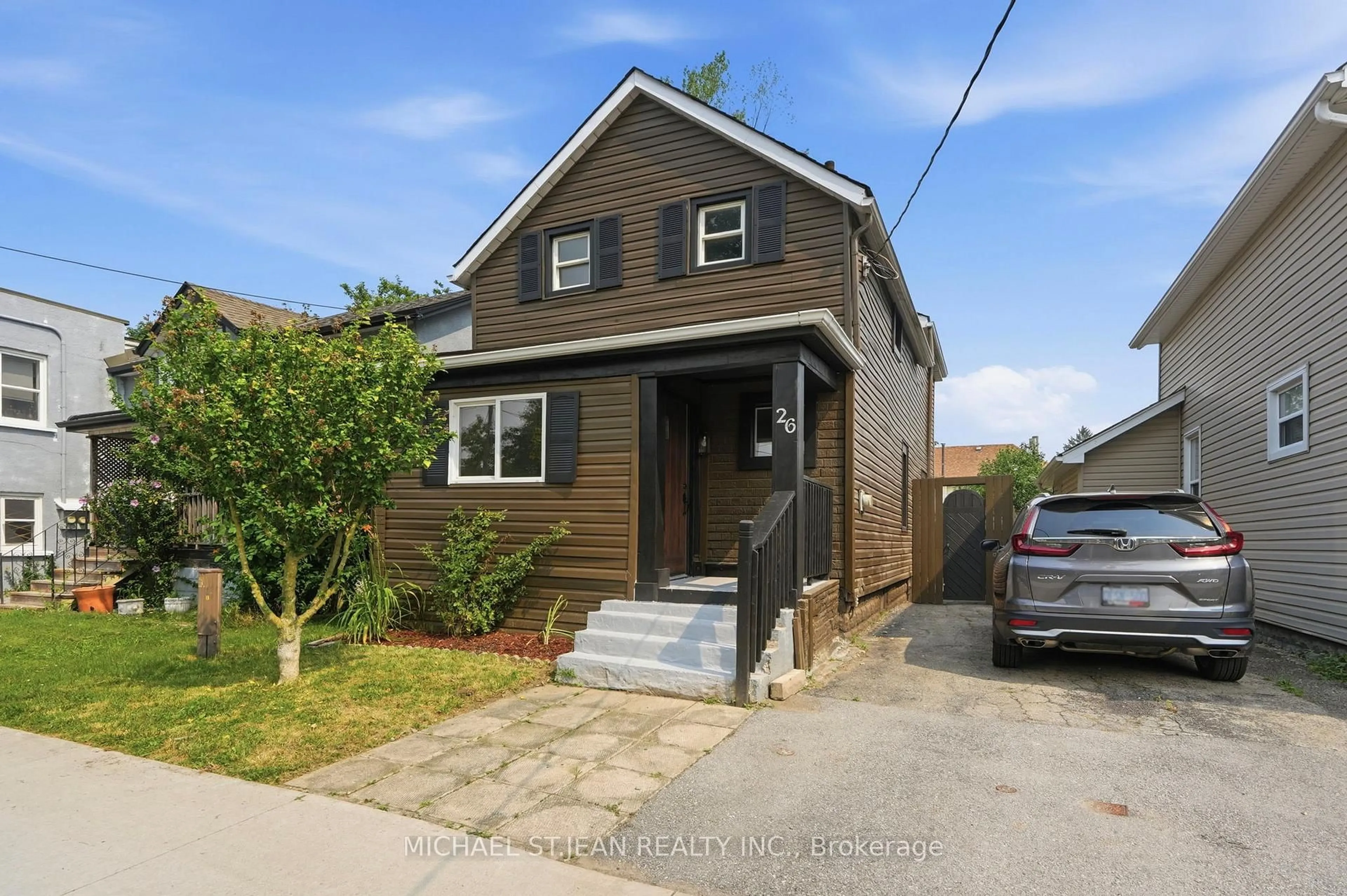 Home with brick exterior material, street for 26 State St, Welland Ontario L3B 4K3